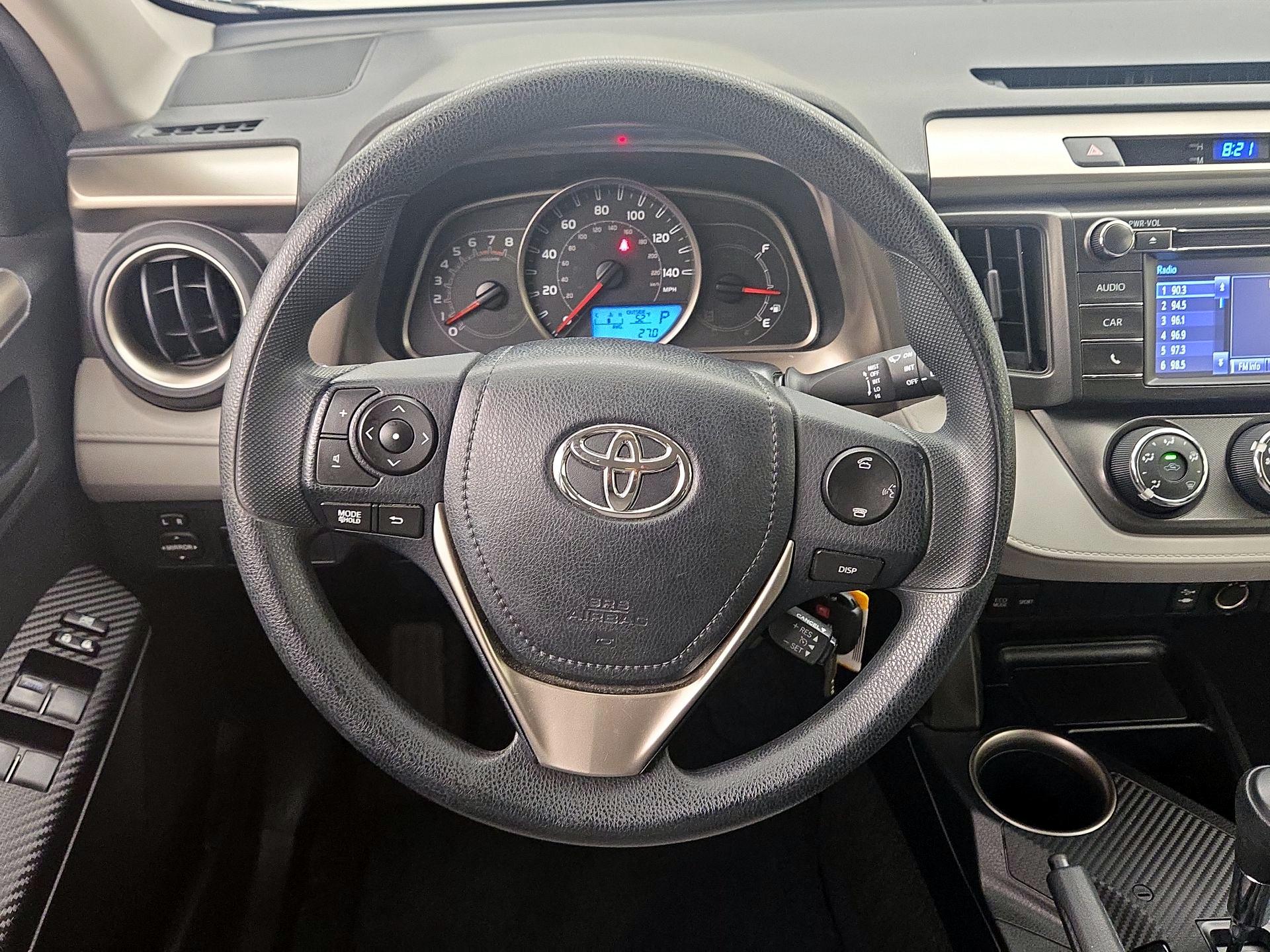 Thumbnail: 2015 Toyota RAV4 - 10