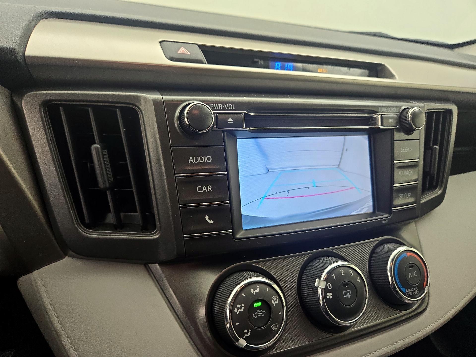Thumbnail: 2015 Toyota RAV4 - 14