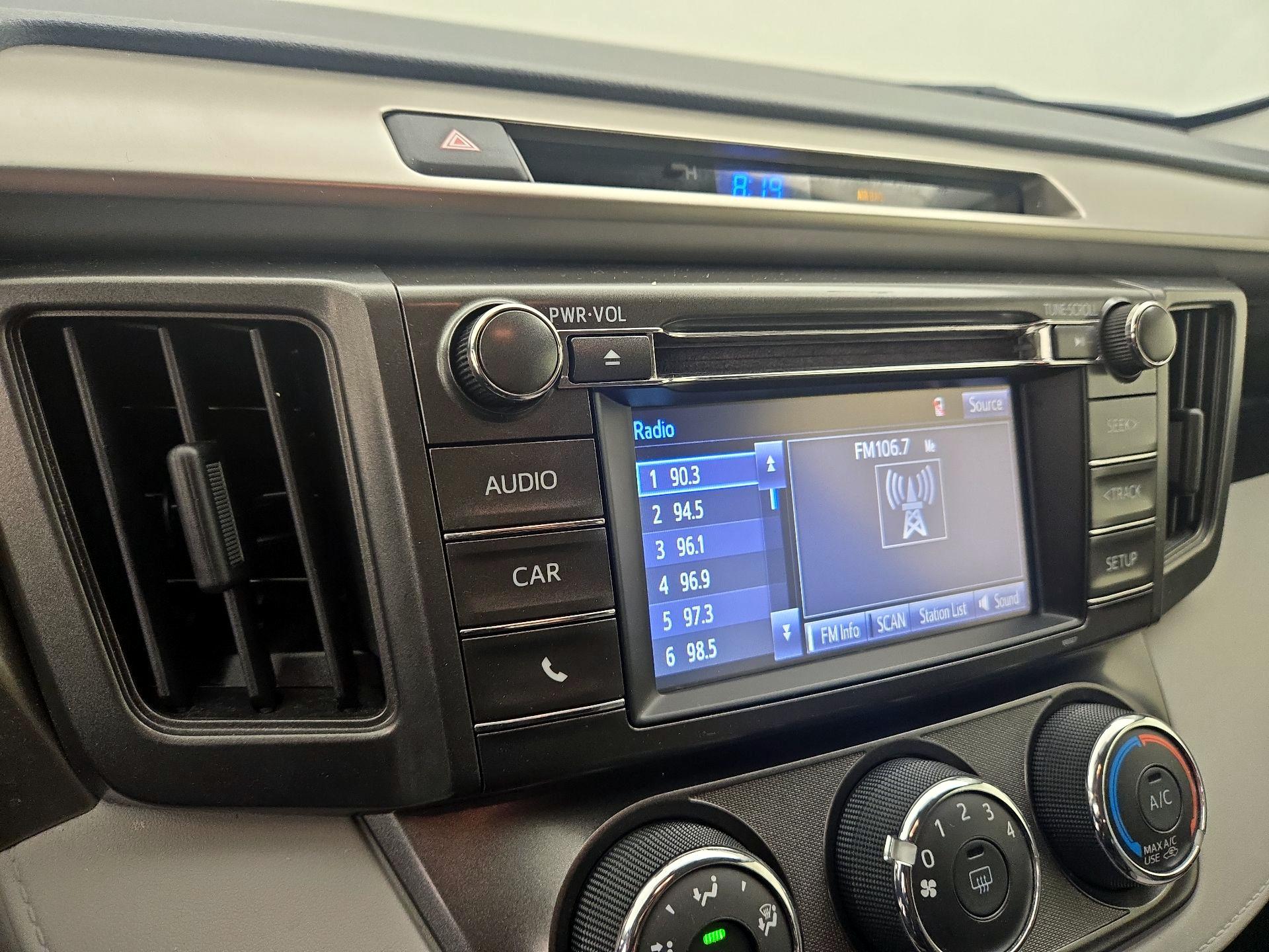 Thumbnail: 2015 Toyota RAV4 - 15