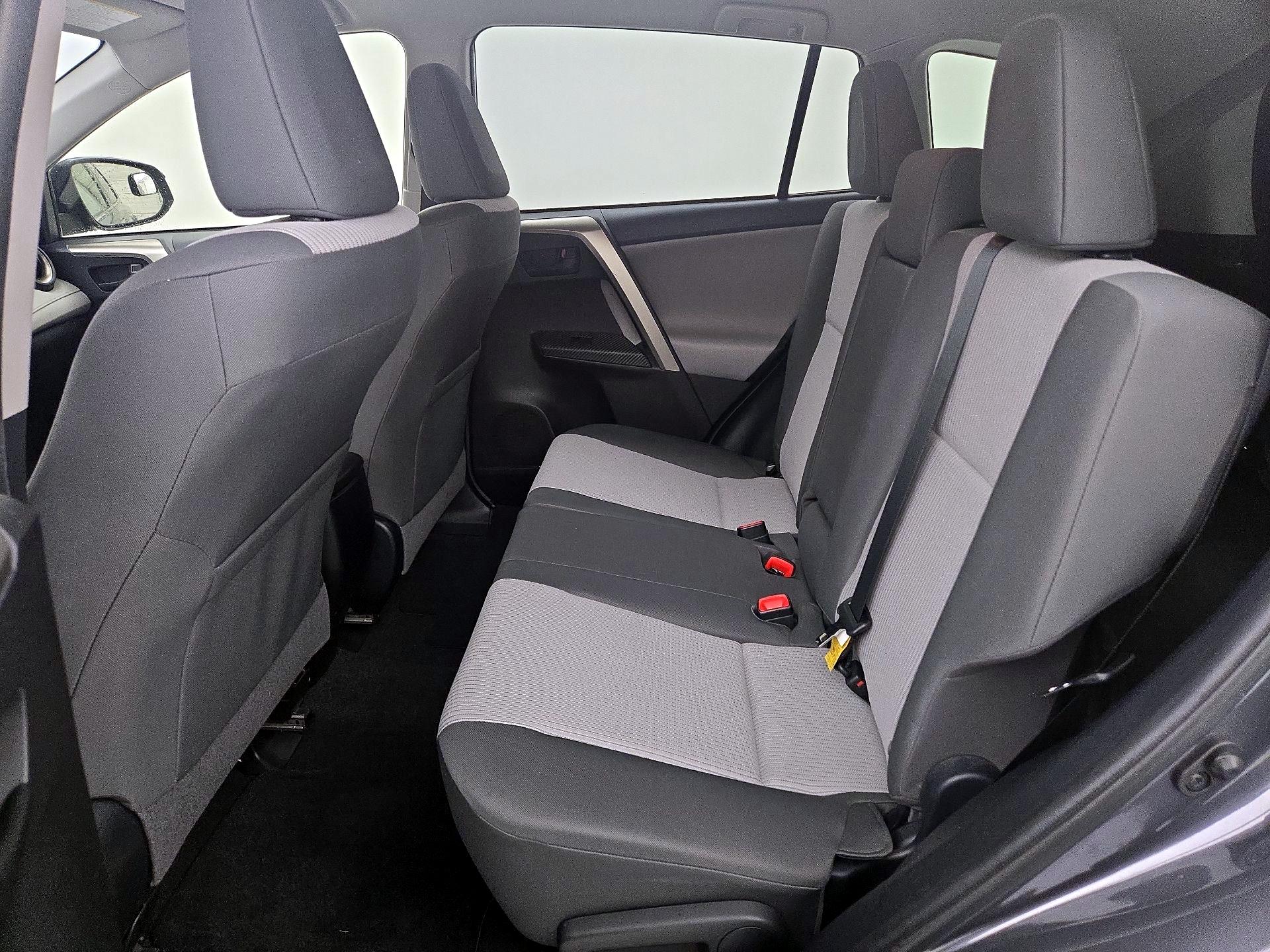 Thumbnail: 2015 Toyota RAV4 - 19
