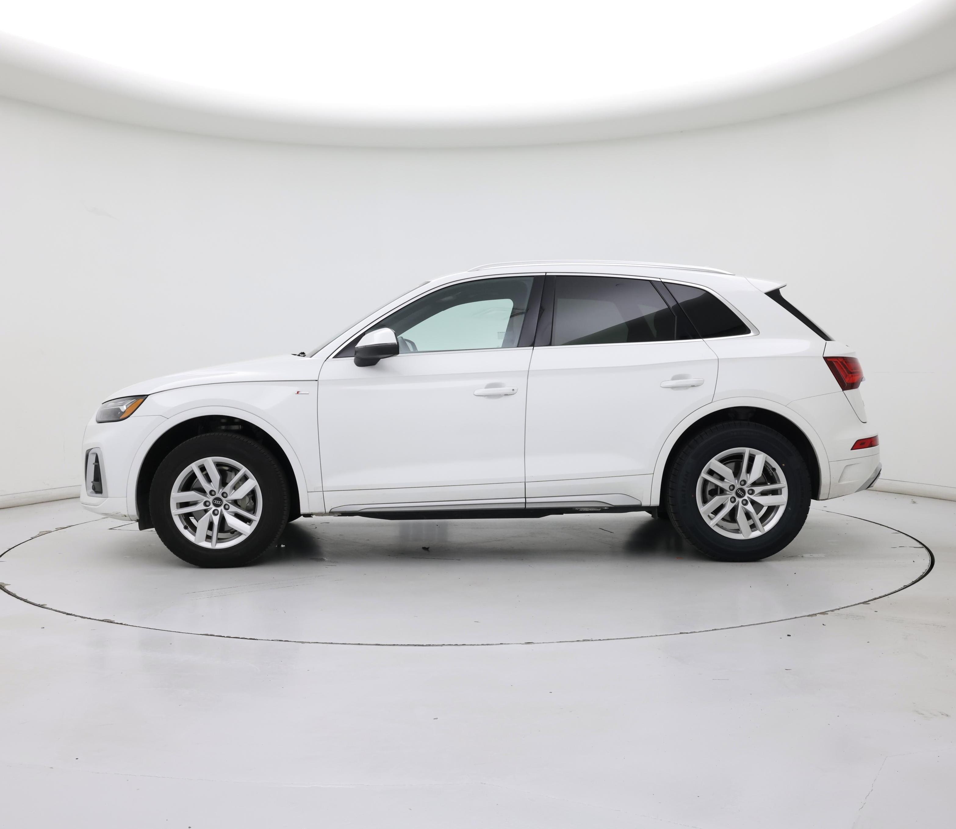 Thumbnail: 2023 Audi Q5 - 3