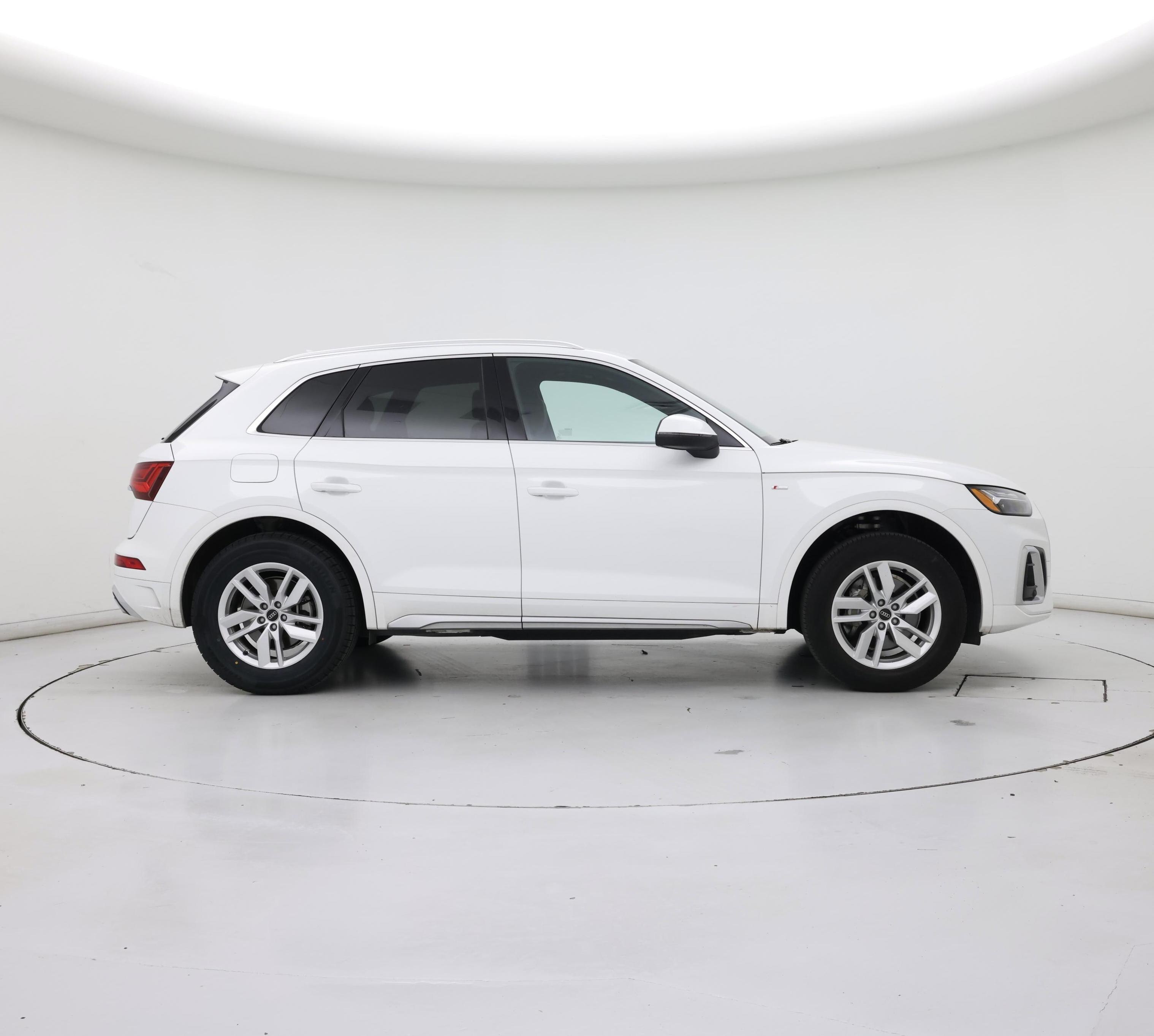 Thumbnail: 2023 Audi Q5 - 7