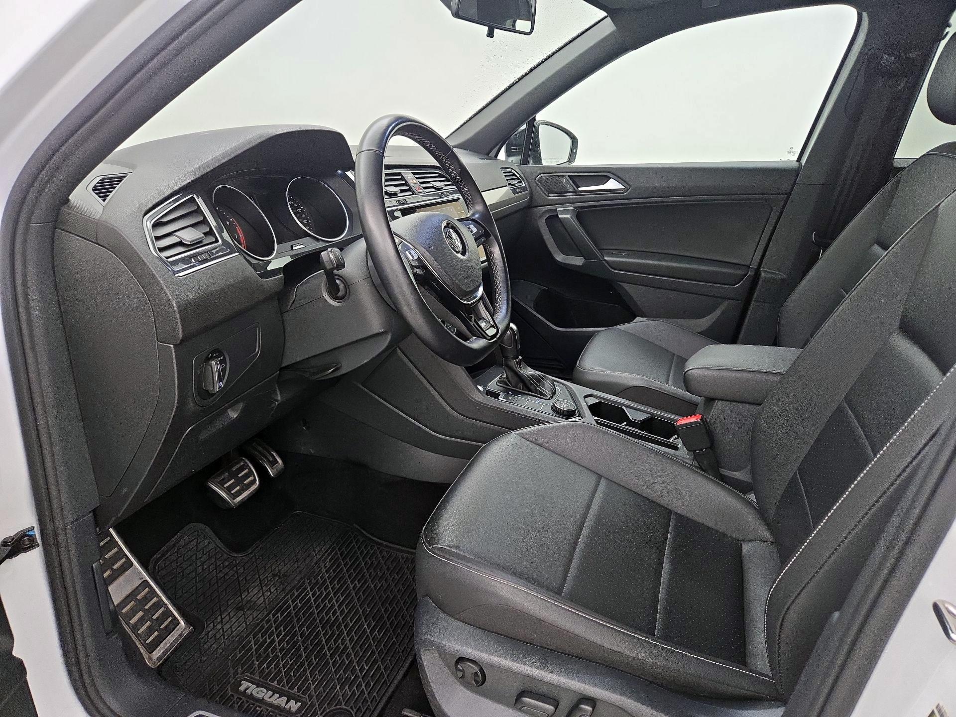 Thumbnail: 2021 Volkswagen Tiguan - 11