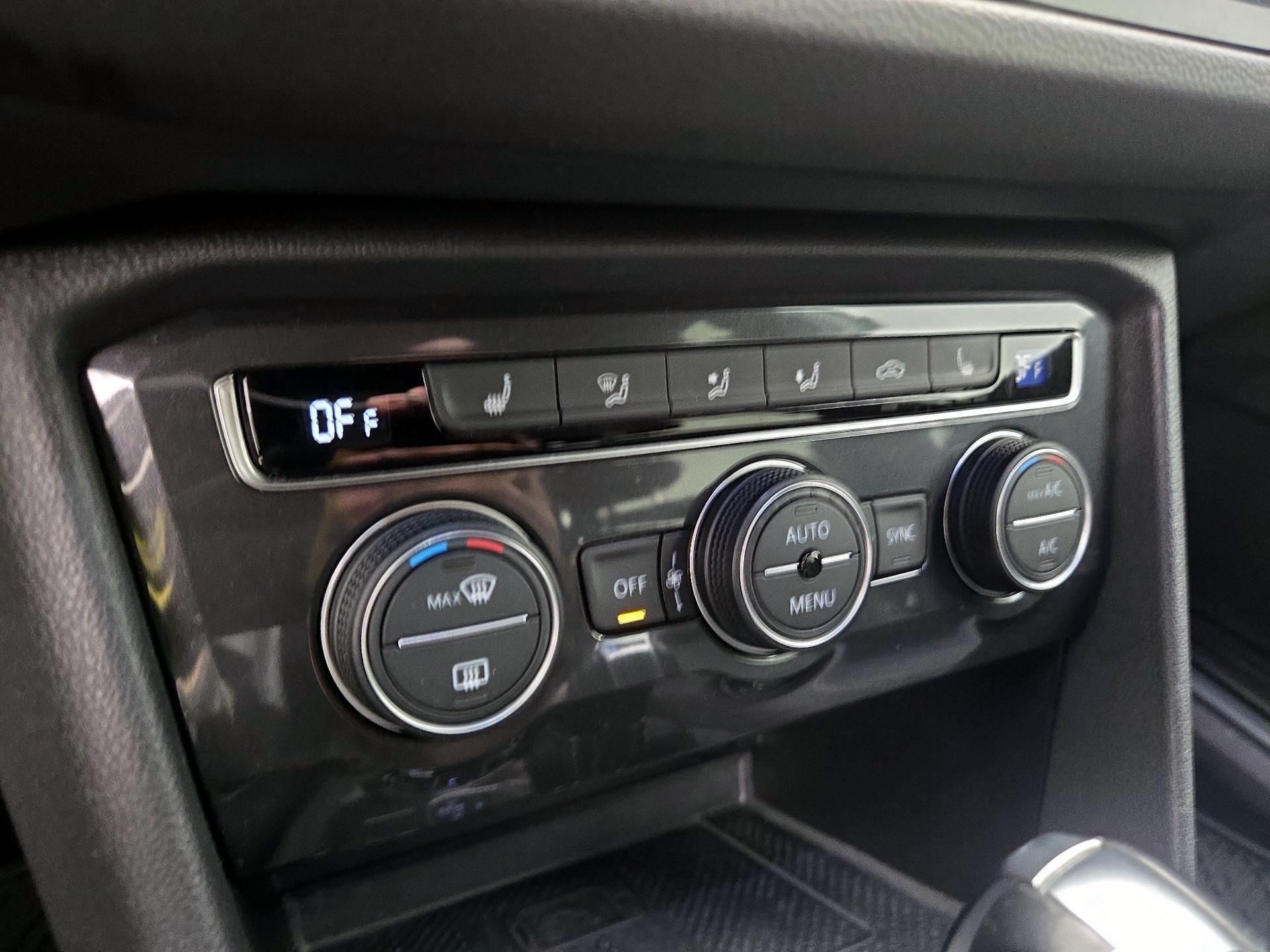 Thumbnail: 2021 Volkswagen Tiguan - 16