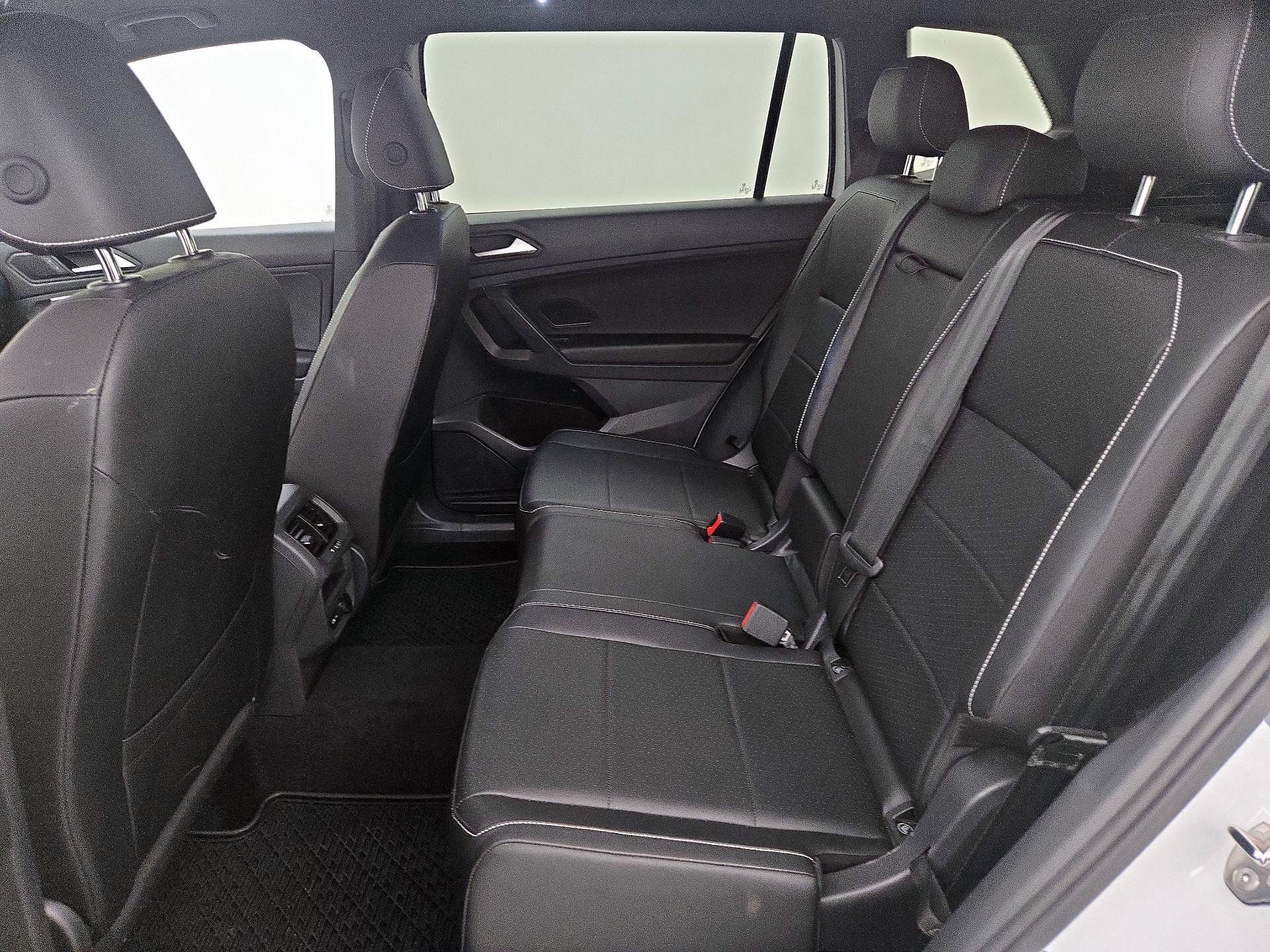 Thumbnail: 2021 Volkswagen Tiguan - 19