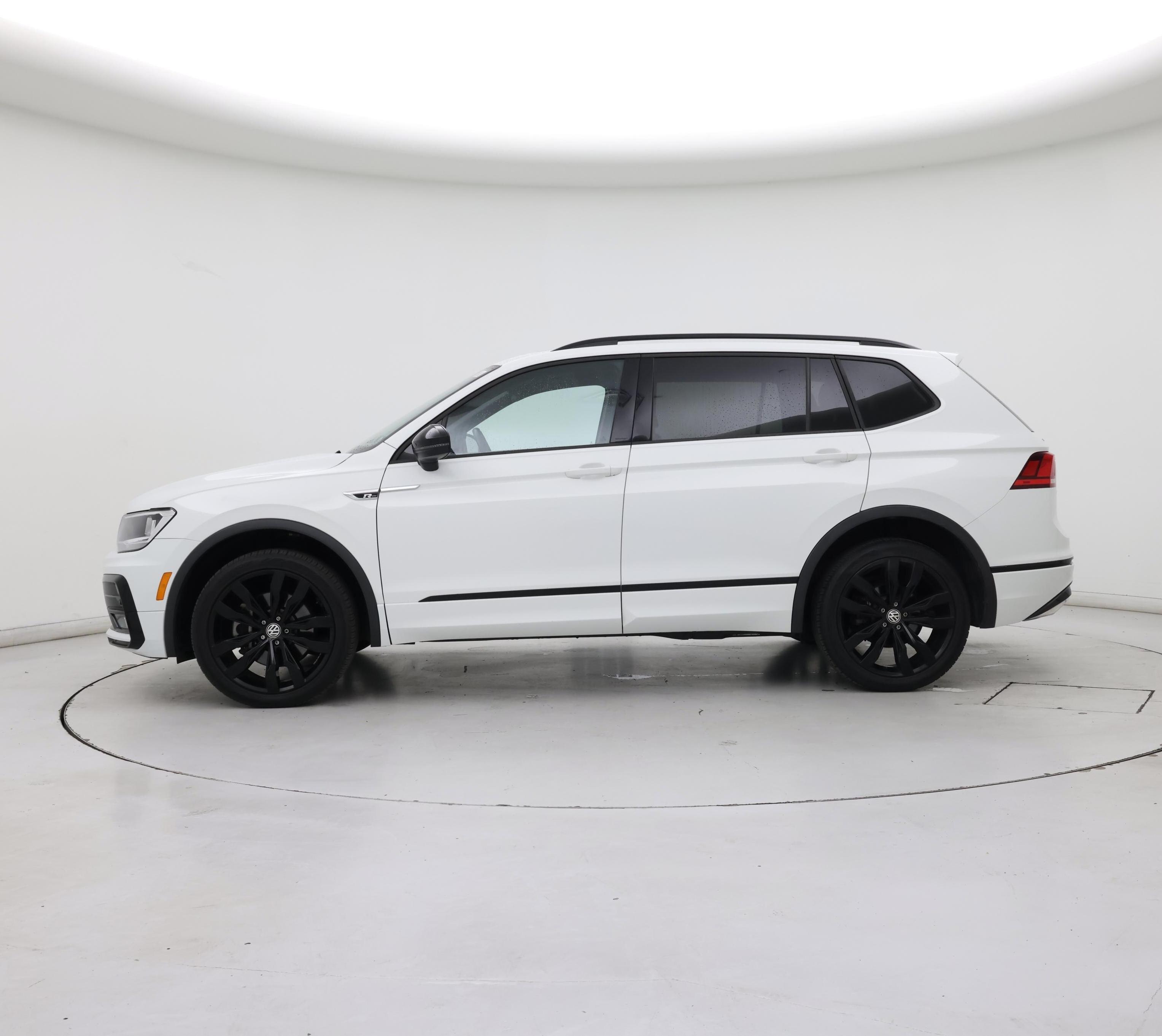 Thumbnail: 2021 Volkswagen Tiguan - 3