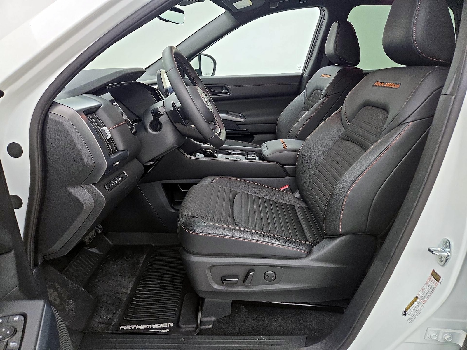 2025 Nissan Pathfinder Rock Creek - Photo 12