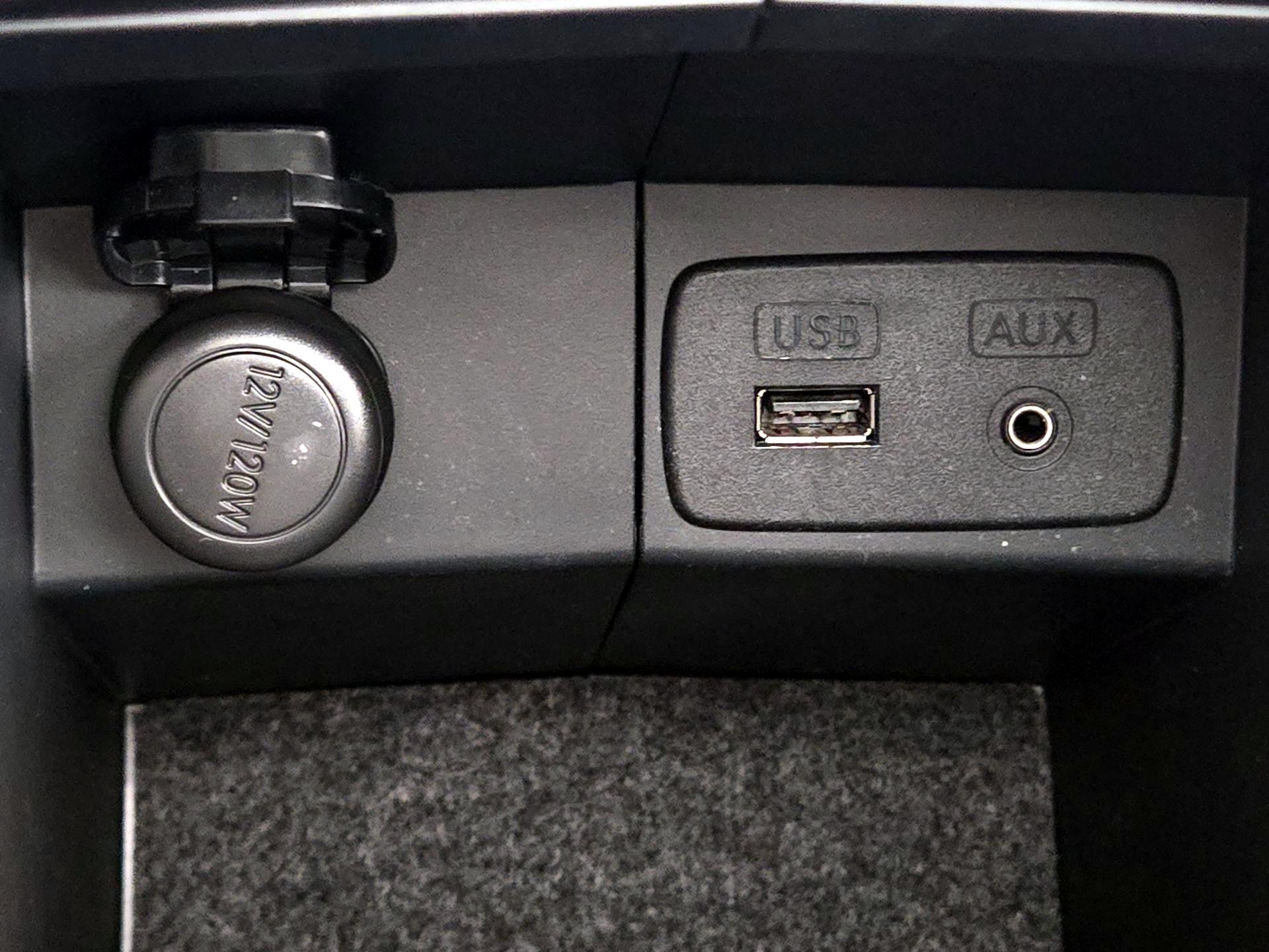 Thumbnail: 2015 Subaru Forester - 18