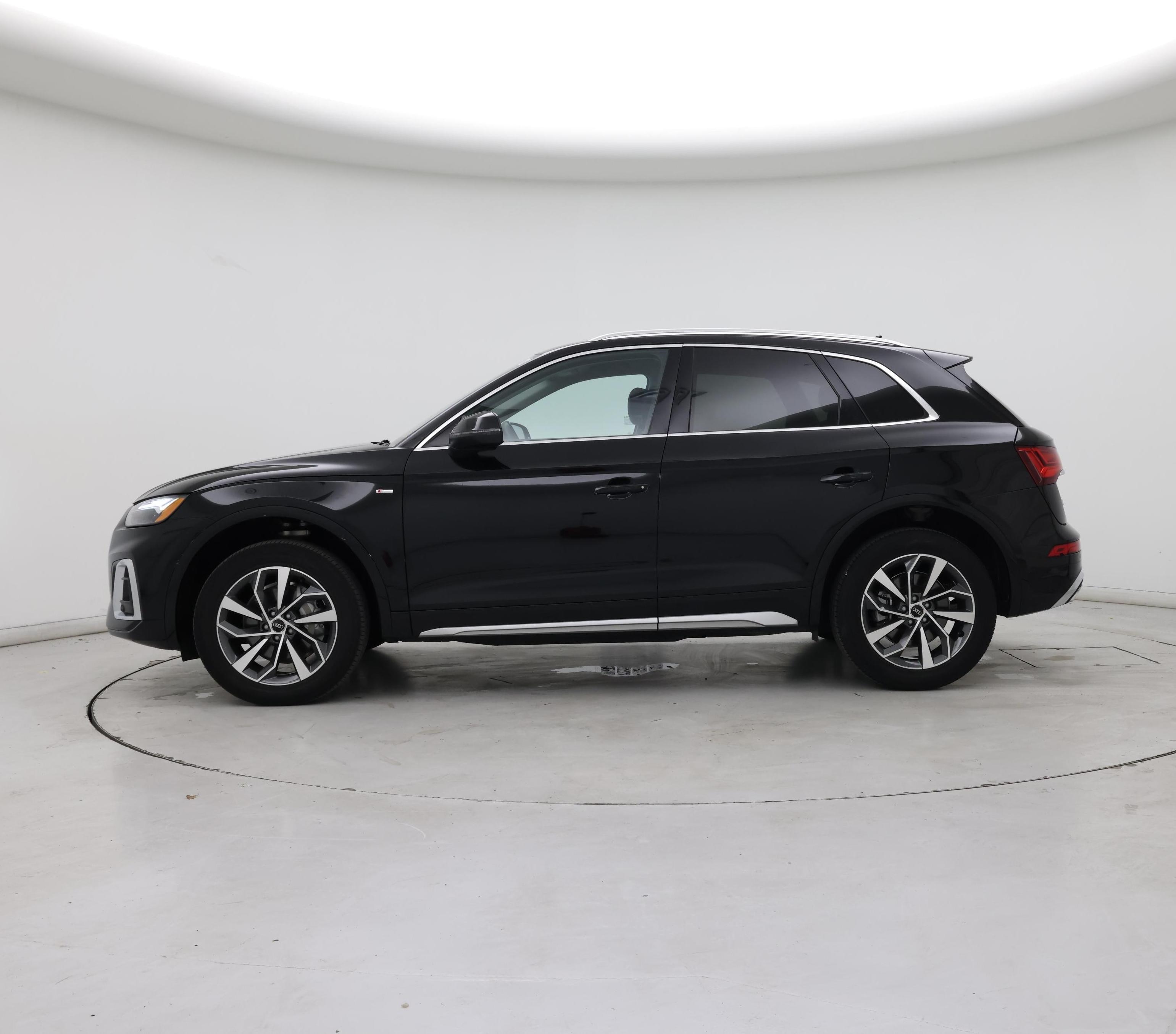Thumbnail: 2023 Audi Q5 - 3