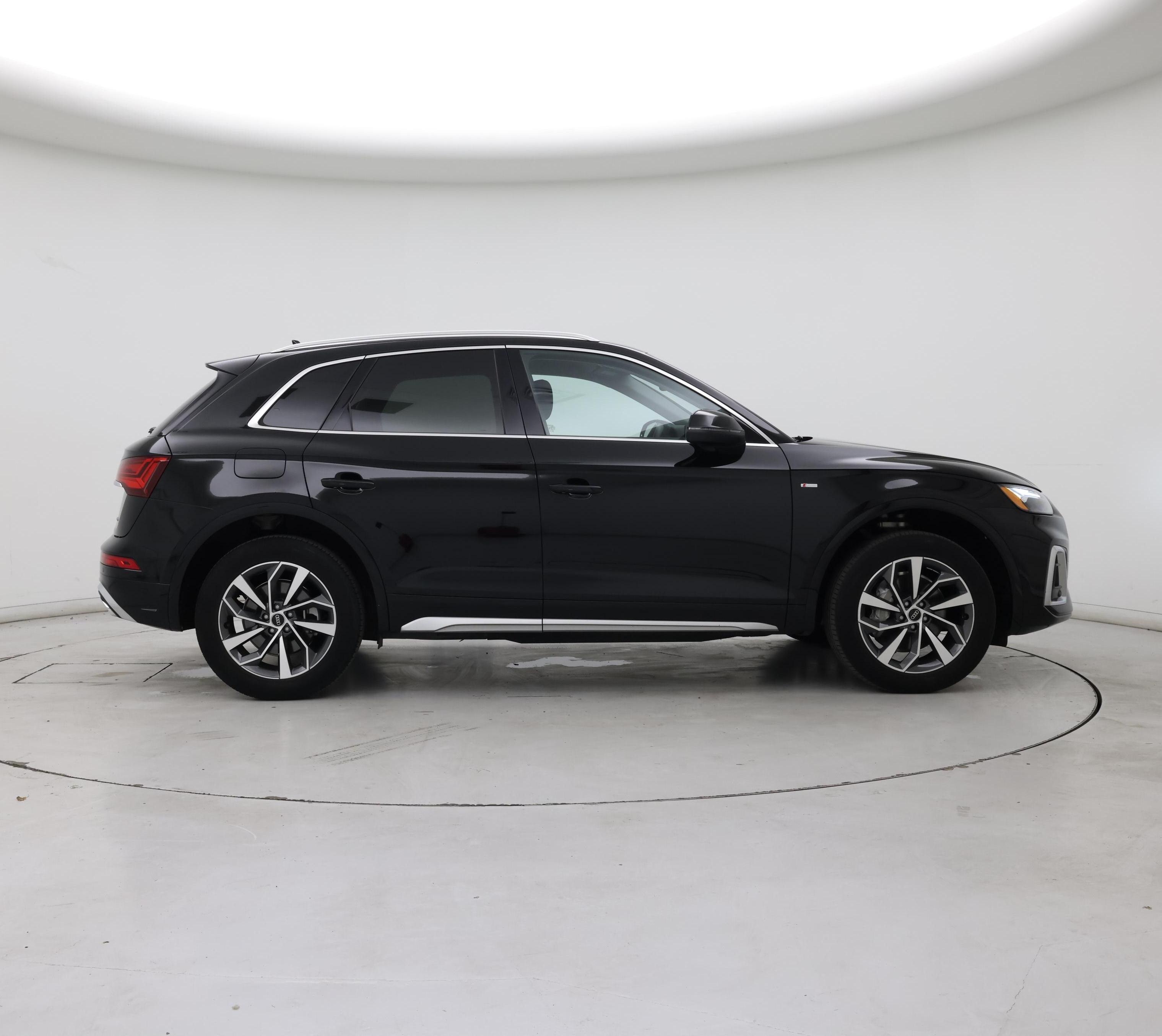 Thumbnail: 2023 Audi Q5 - 7