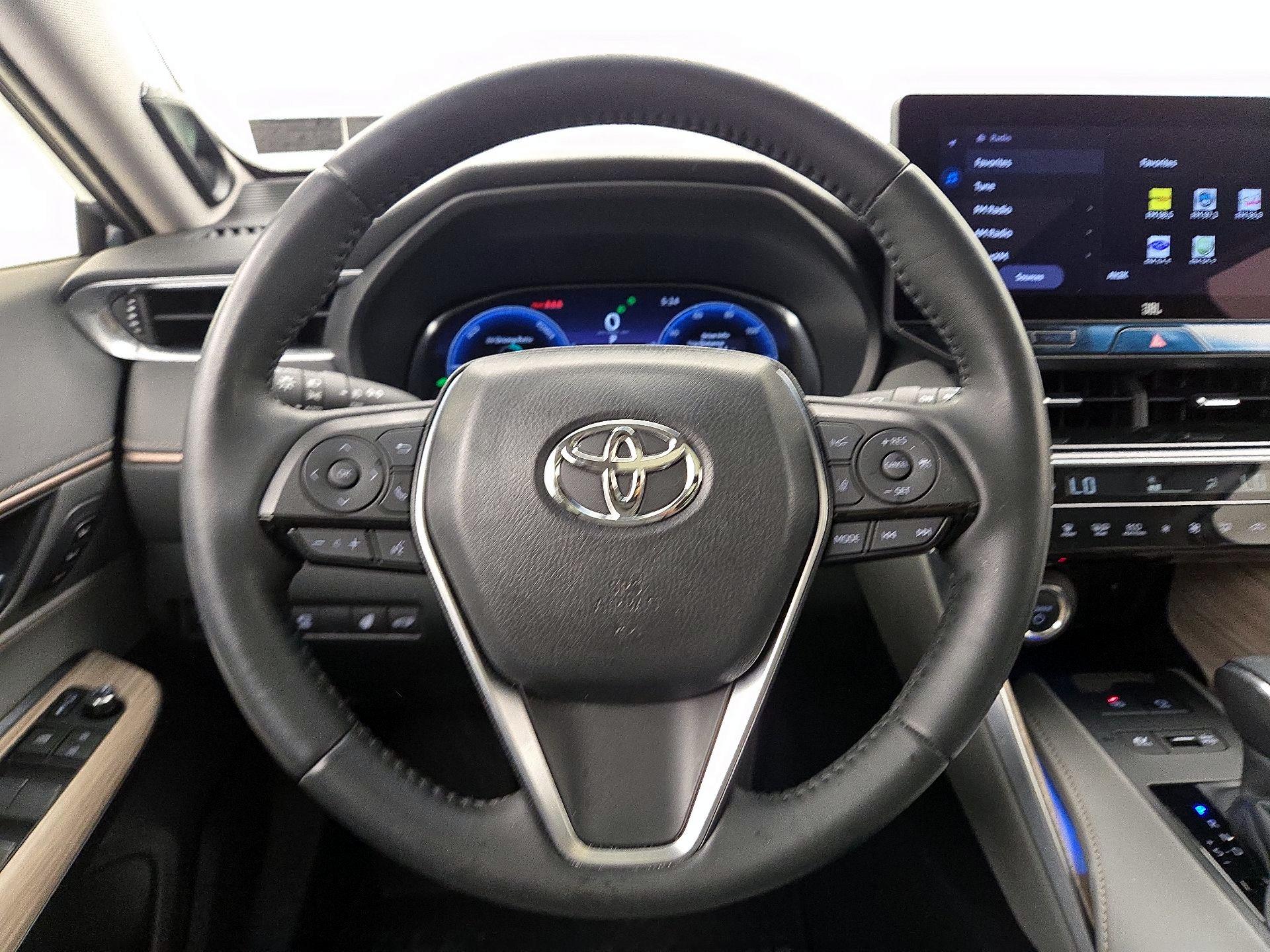 Thumbnail: 2024 Toyota Venza - 10