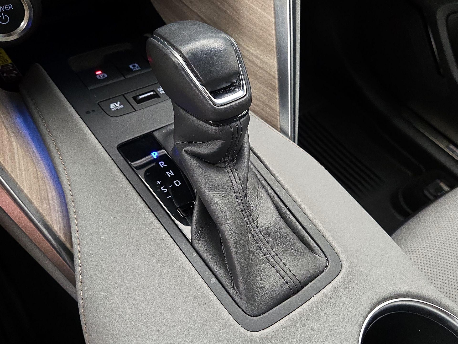 Thumbnail: 2024 Toyota Venza - 17