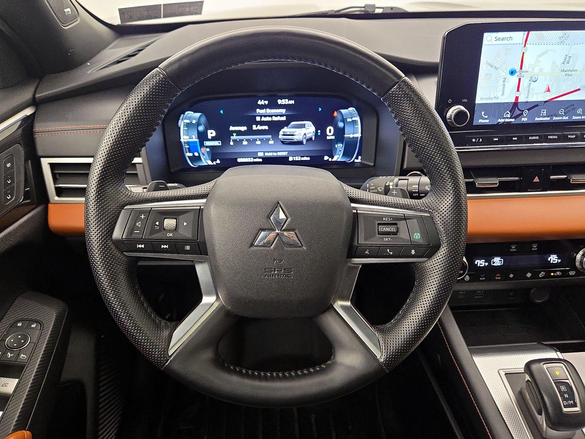 Thumbnail: 2022 Mitsubishi Outlander - 10