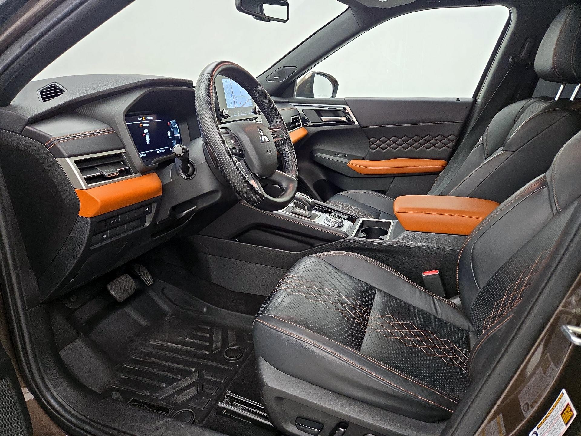 Thumbnail: 2022 Mitsubishi Outlander - 11