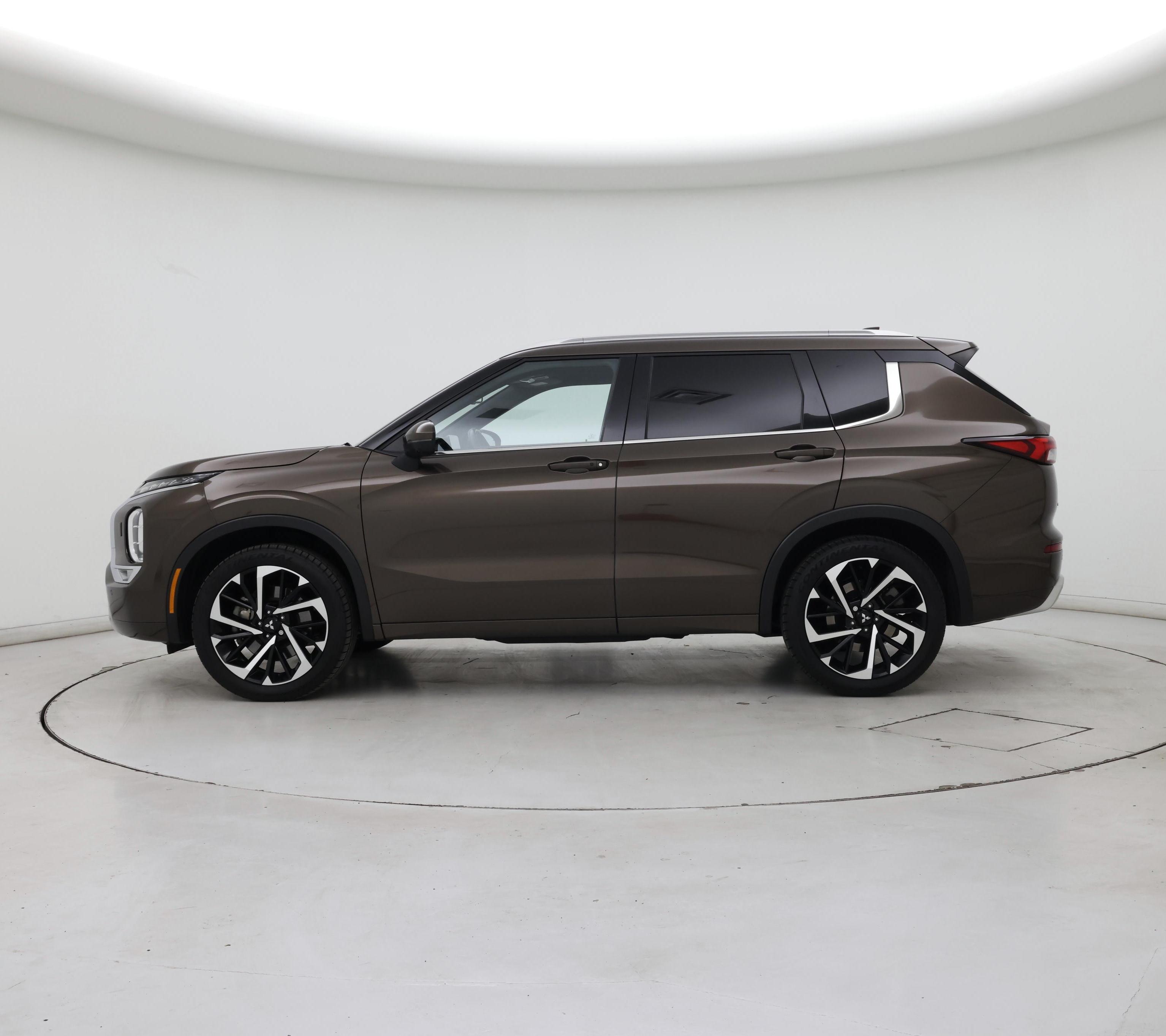 Thumbnail: 2022 Mitsubishi Outlander - 3