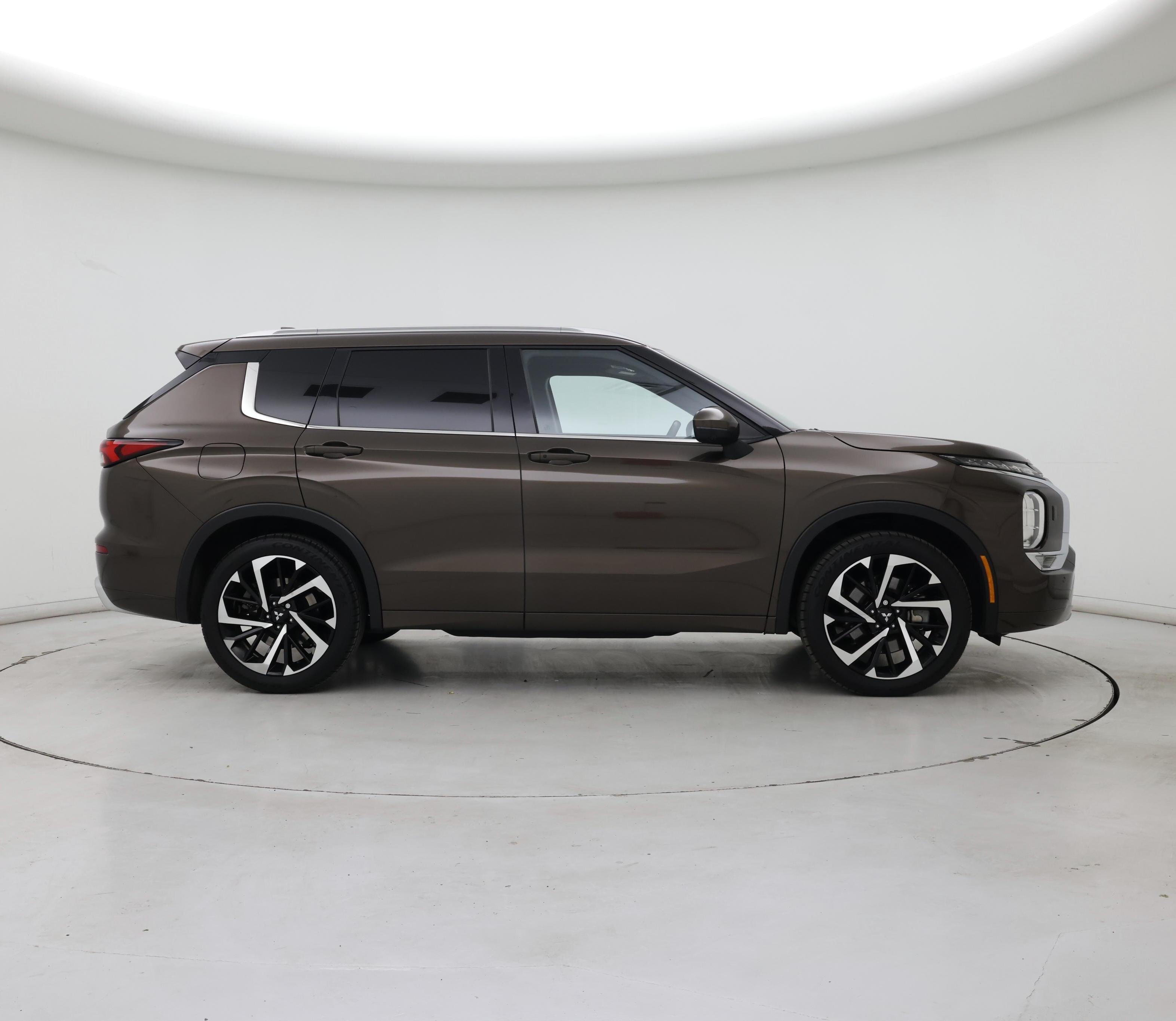 Thumbnail: 2022 Mitsubishi Outlander - 7