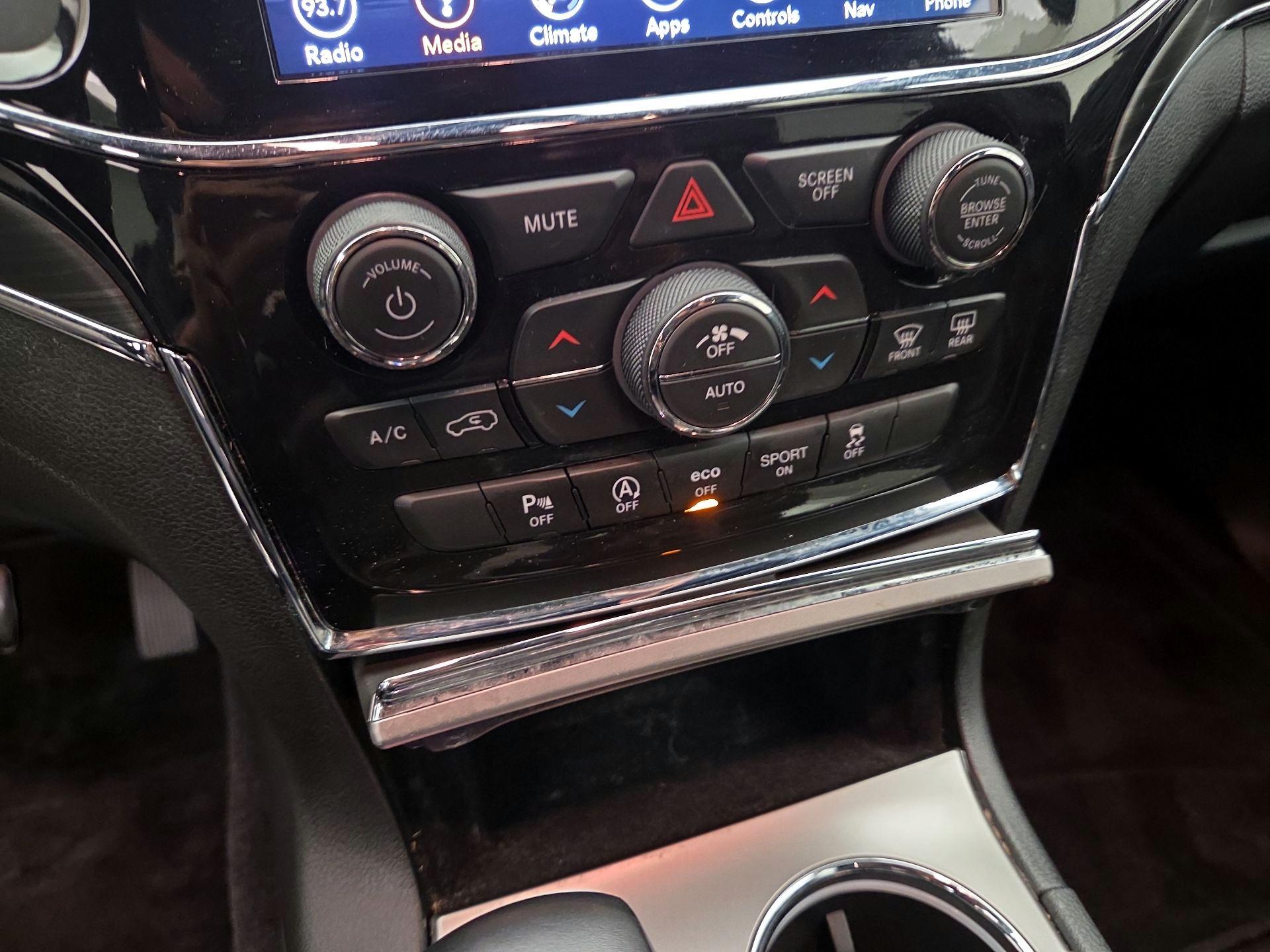 Thumbnail: 2019 Jeep Grand Cherokee - 17