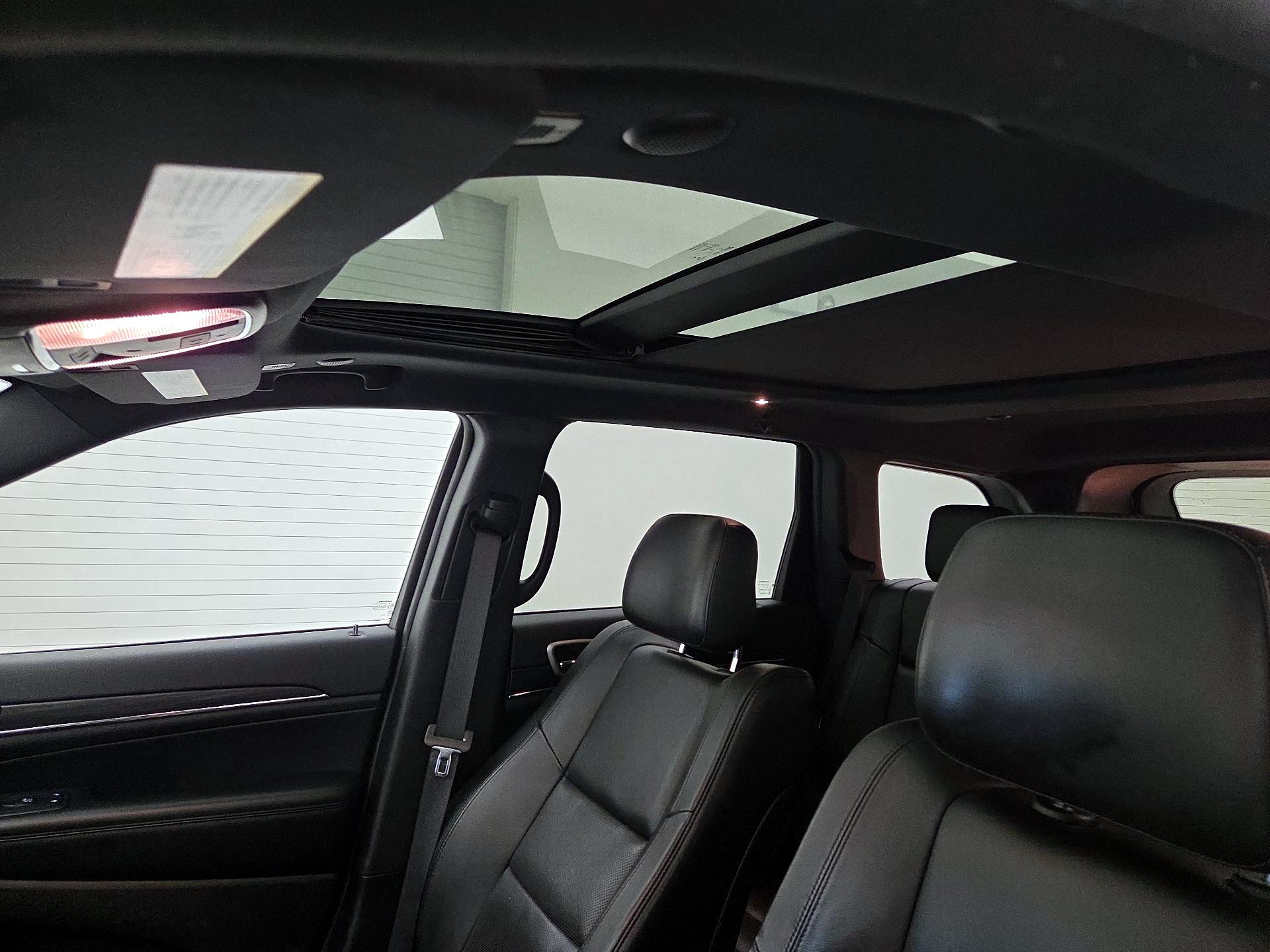 Thumbnail: 2019 Jeep Grand Cherokee - 20