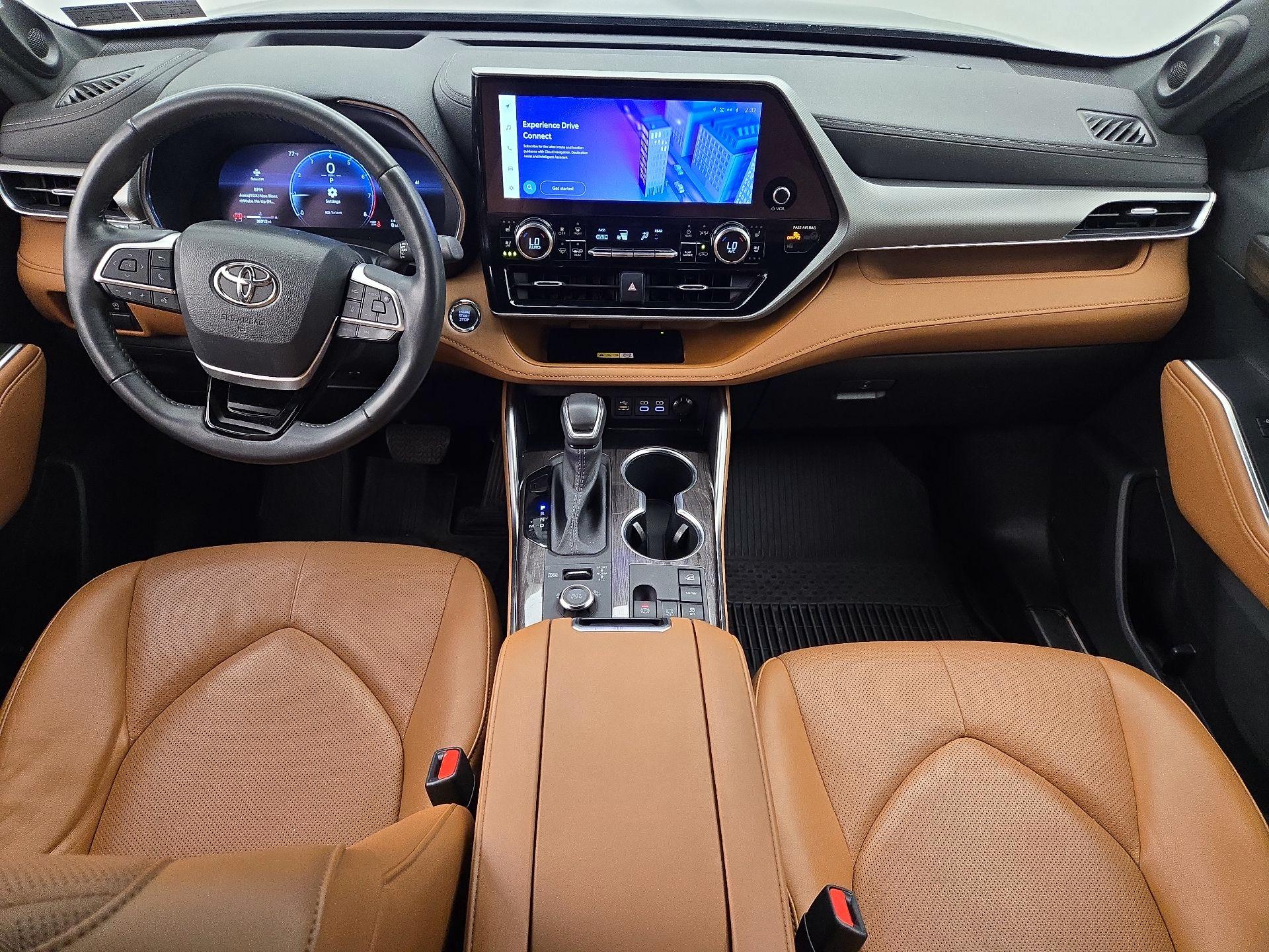 Thumbnail: 2023 Toyota Highlander - 9
