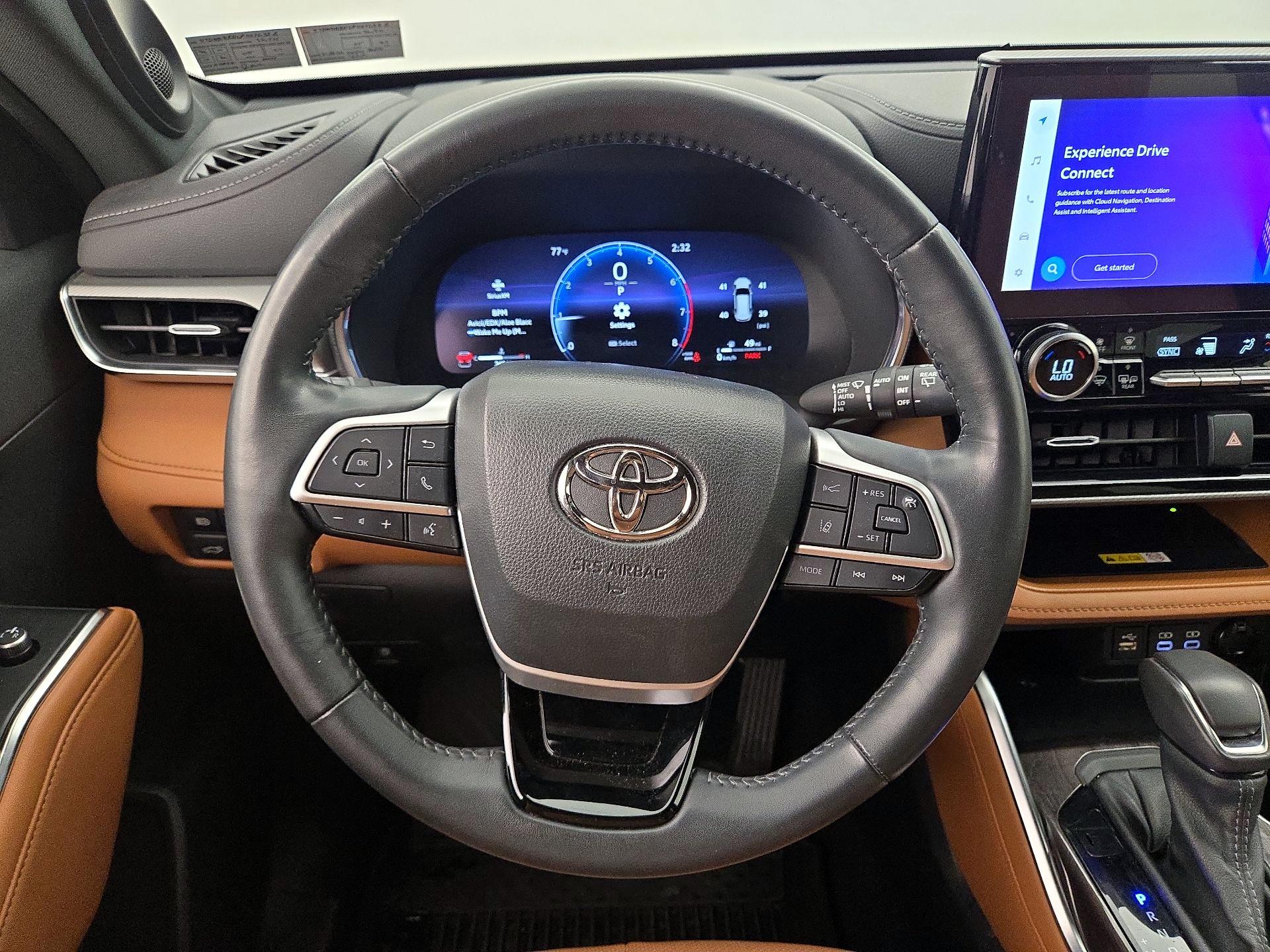 Thumbnail: 2023 Toyota Highlander - 10