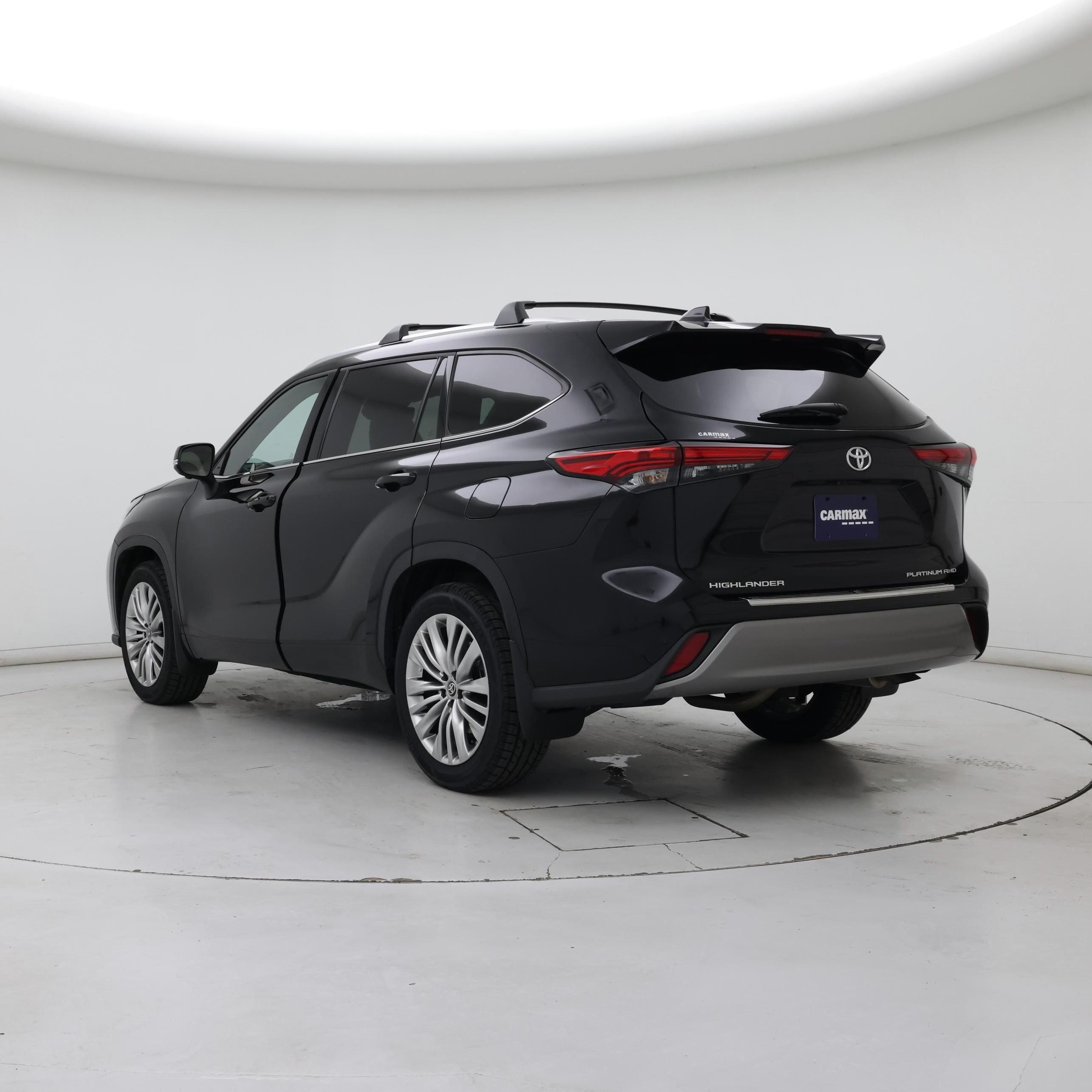 Thumbnail: 2023 Toyota Highlander - 2