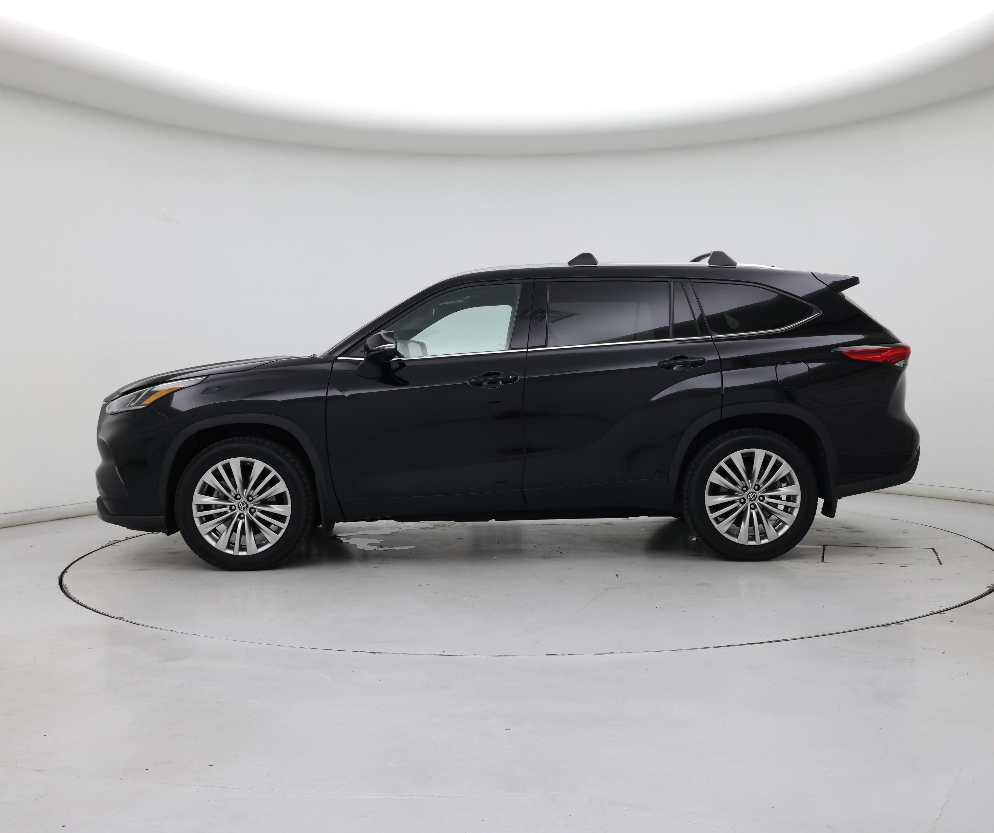 Thumbnail: 2023 Toyota Highlander - 3