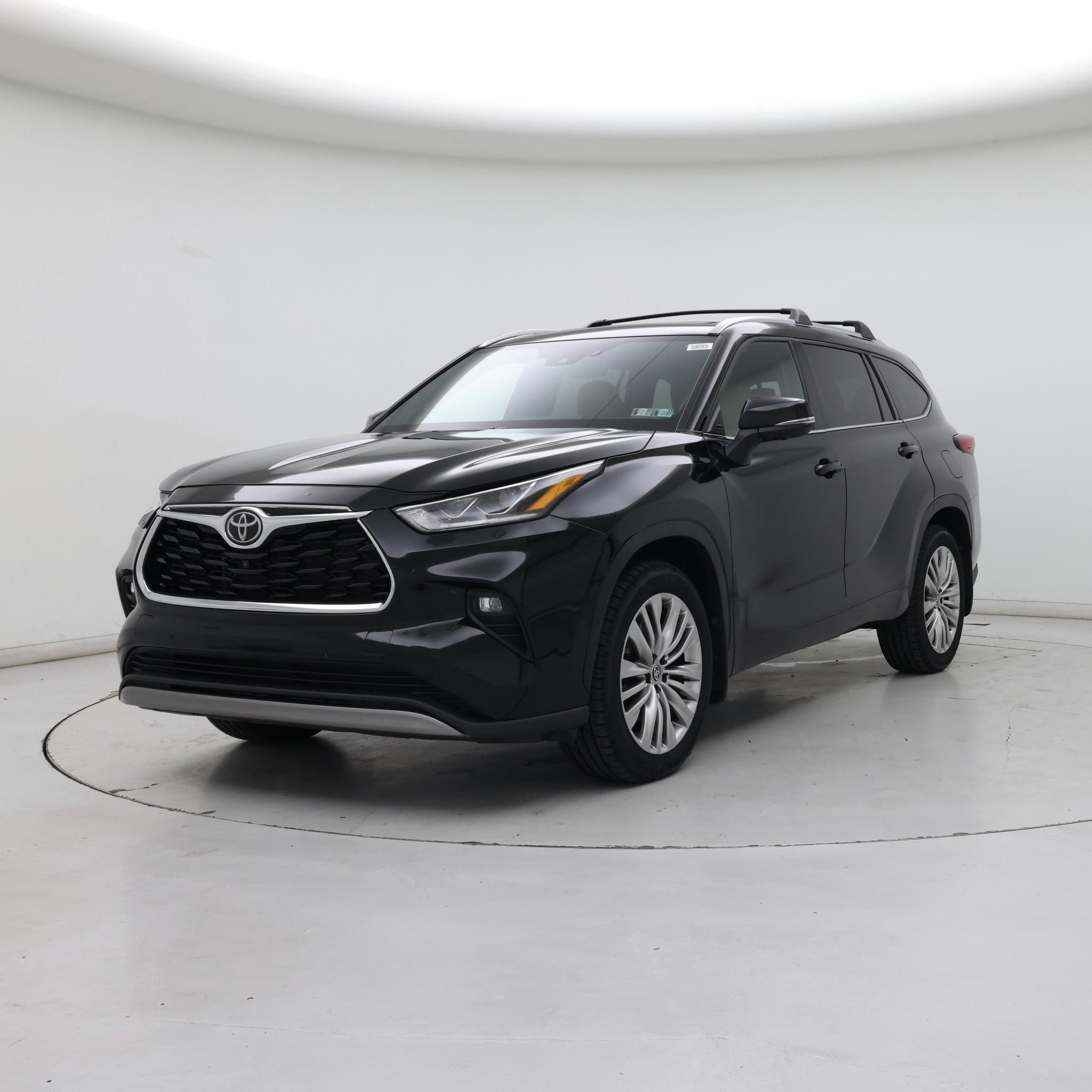 Thumbnail: 2023 Toyota Highlander - 4