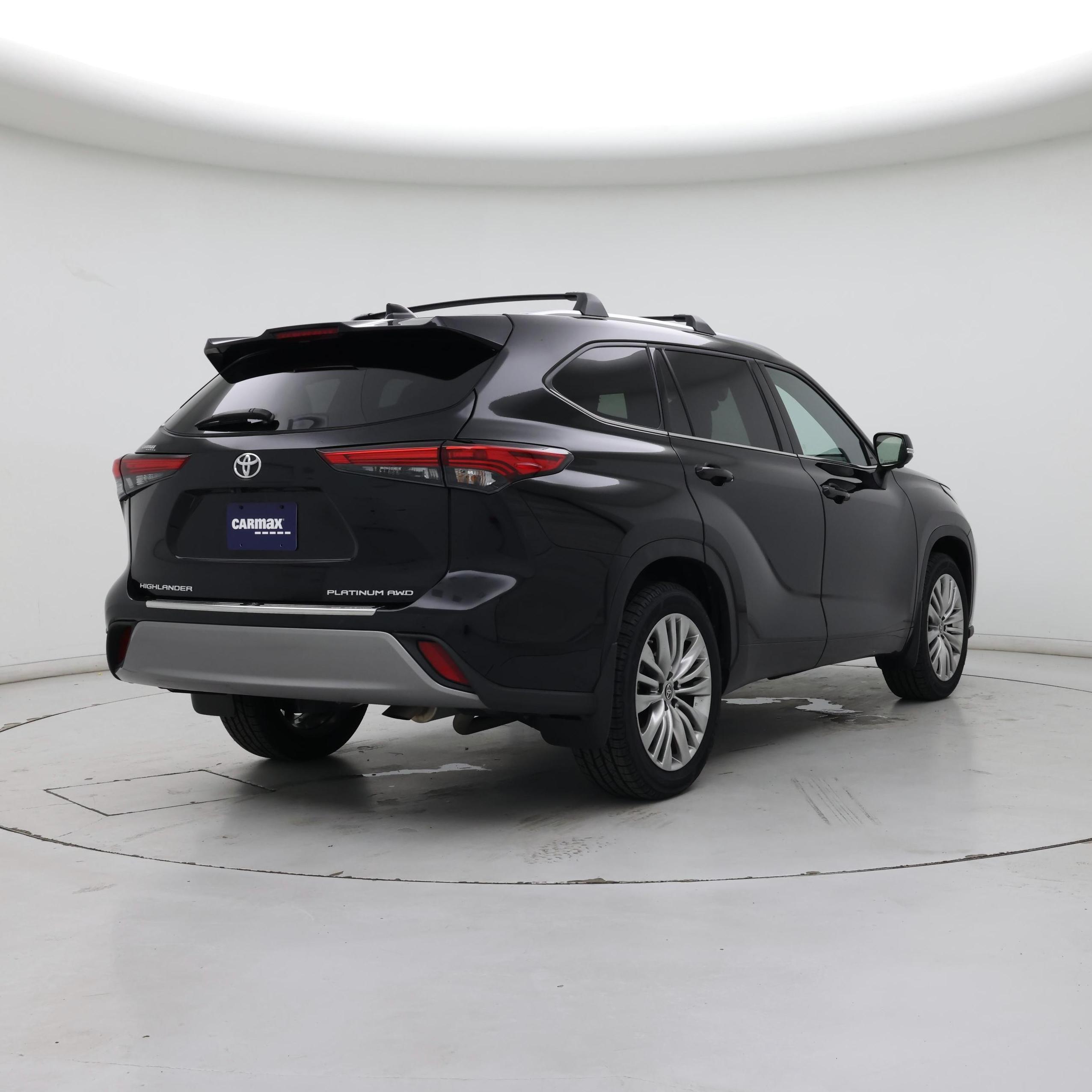 Thumbnail: 2023 Toyota Highlander - 8