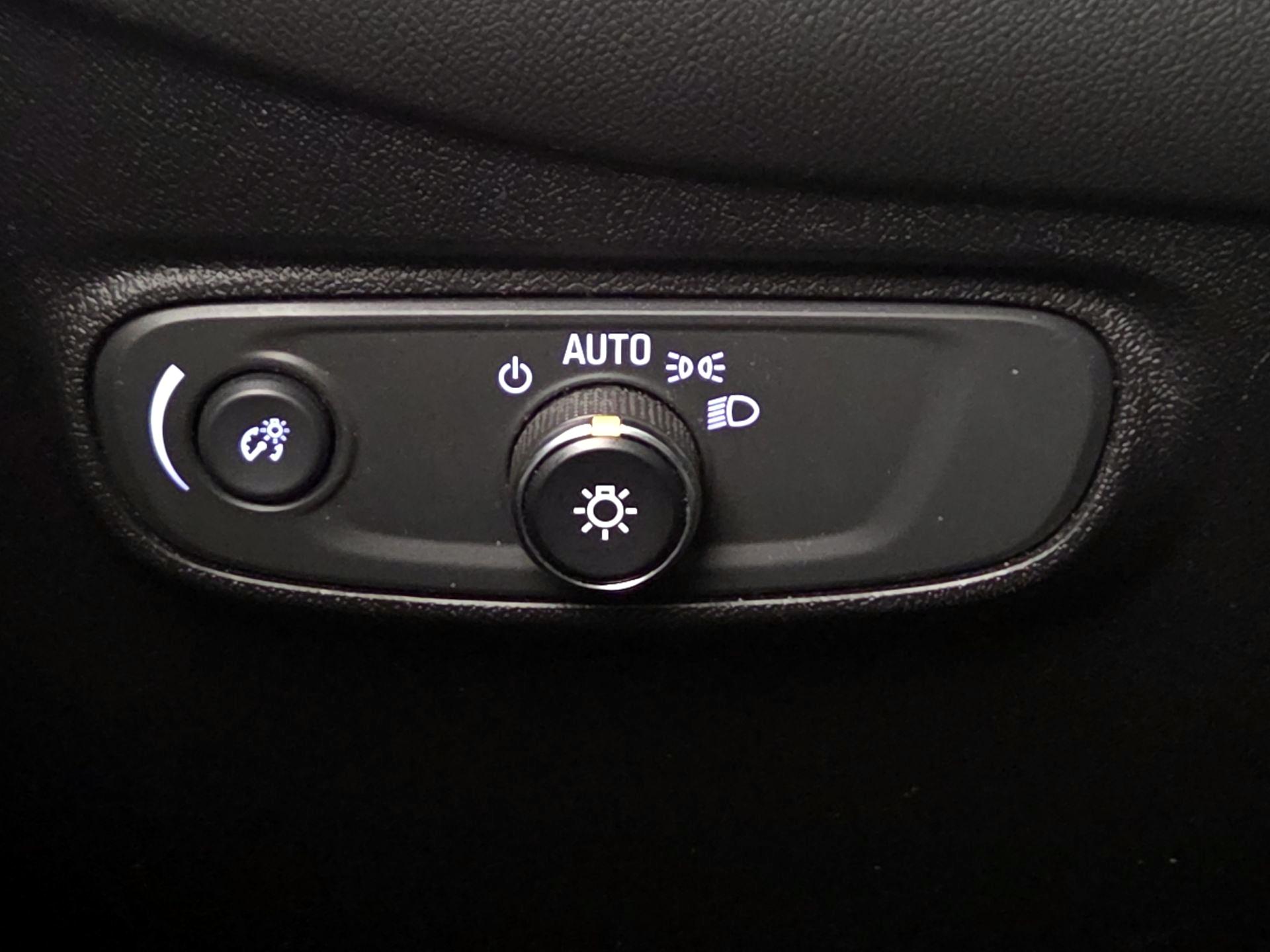 Thumbnail: 2018 Chevrolet Equinox - 13