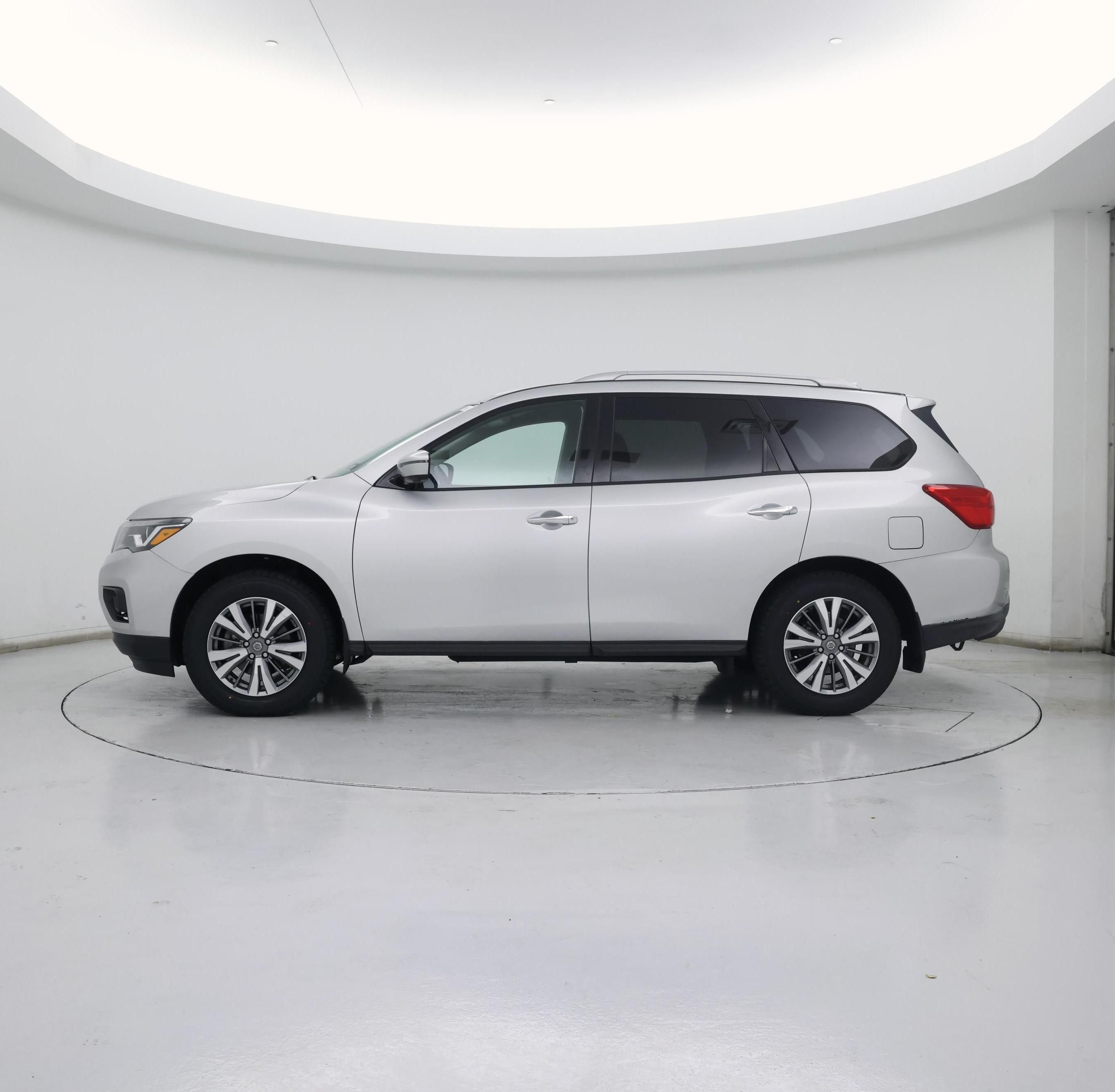 Thumbnail: 2020 Nissan Pathfinder - 3