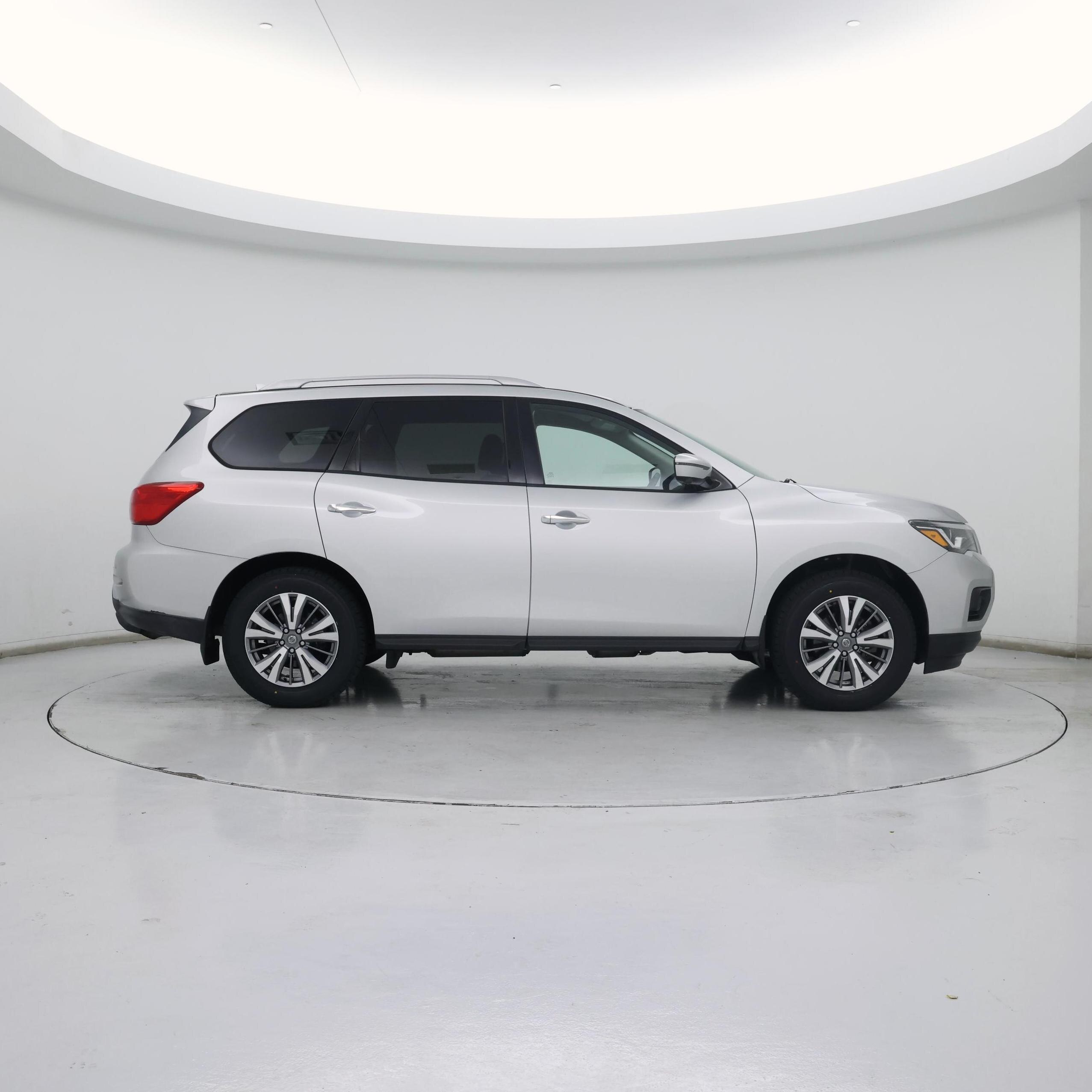 Thumbnail: 2020 Nissan Pathfinder - 7