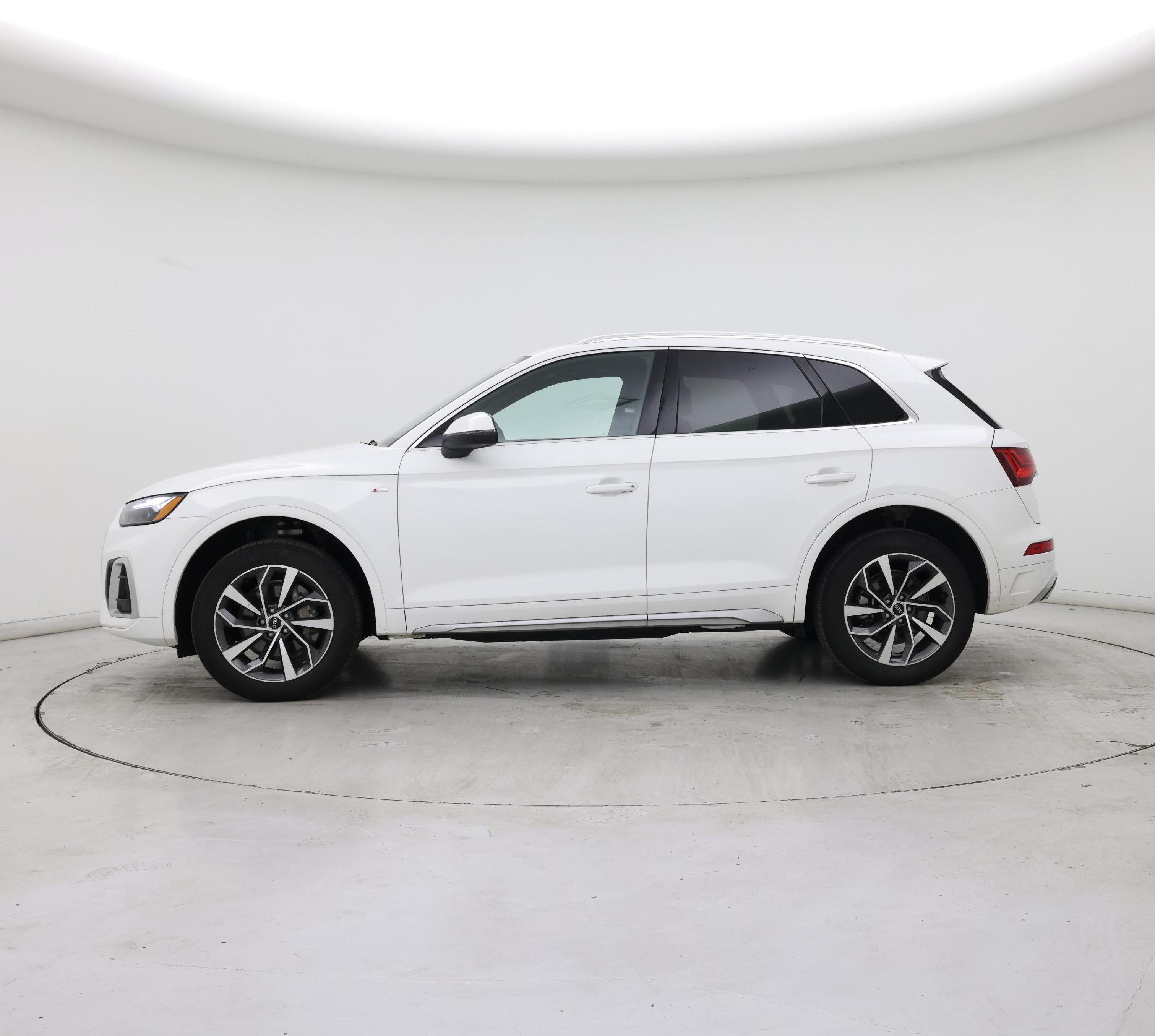 Thumbnail: 2023 Audi Q5 - 3