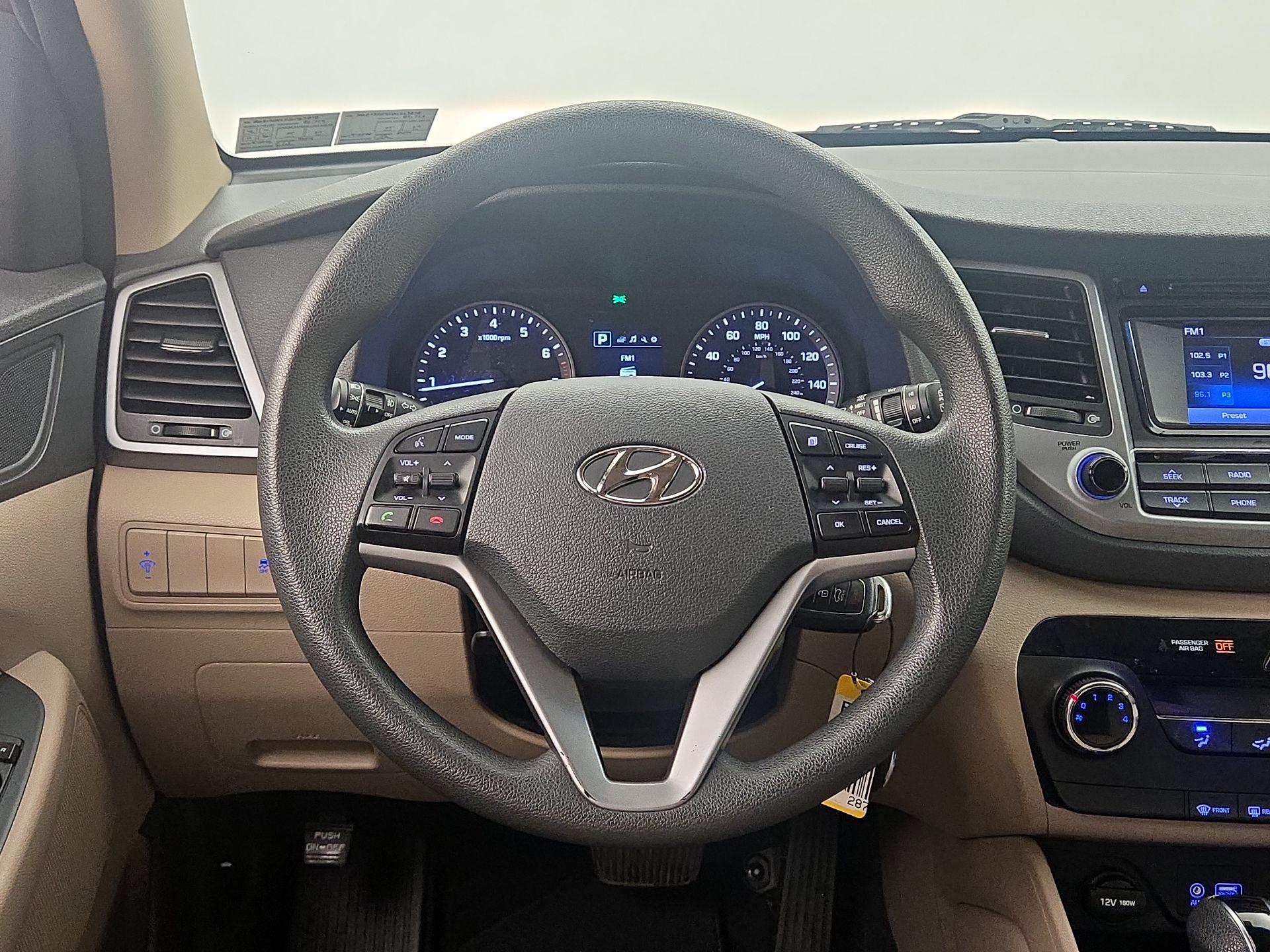 Thumbnail: 2016 Hyundai Tucson - 10