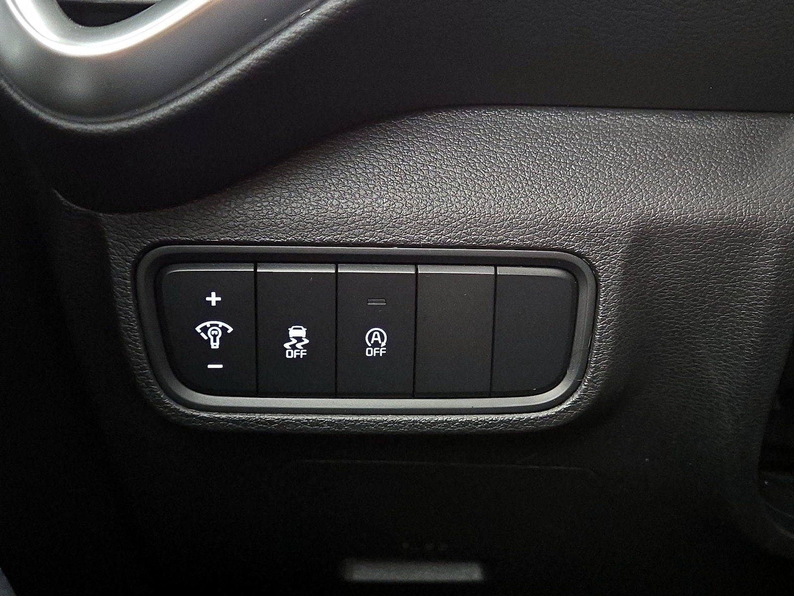 2023 Kia Soul LX - Photo 14