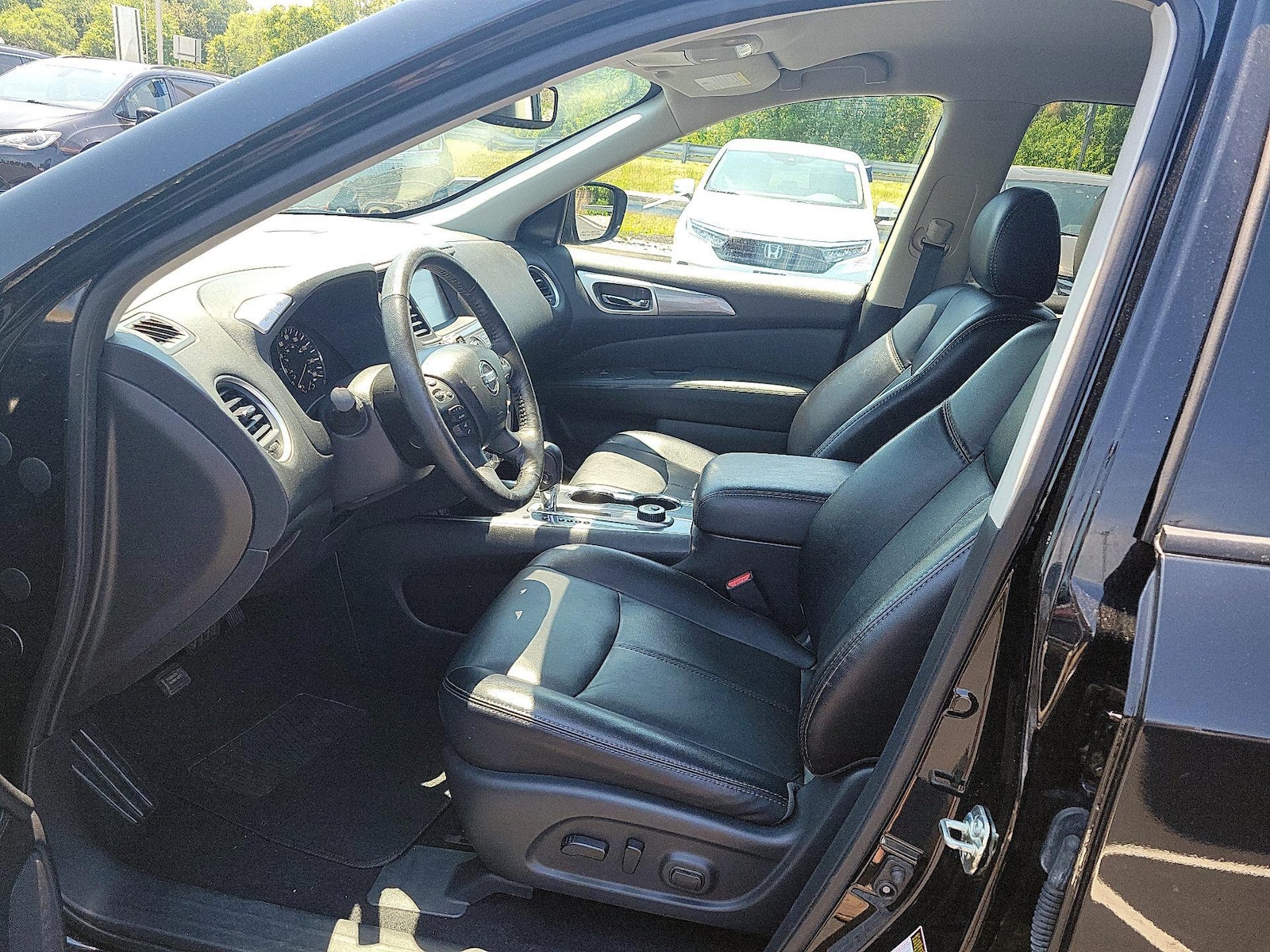2020 Nissan Pathfinder SL - Photo 11