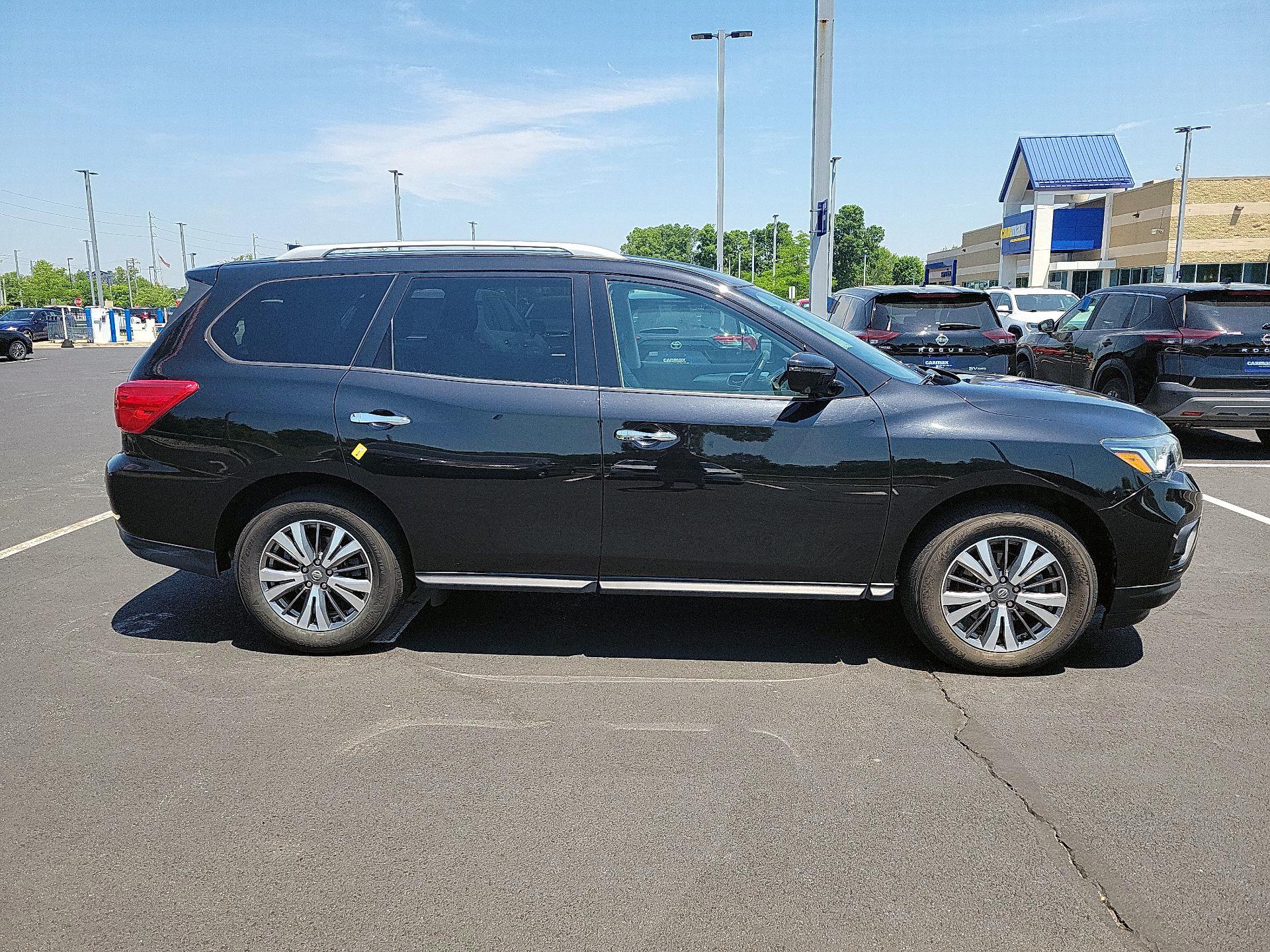Thumbnail: 2020 Nissan Pathfinder - 4
