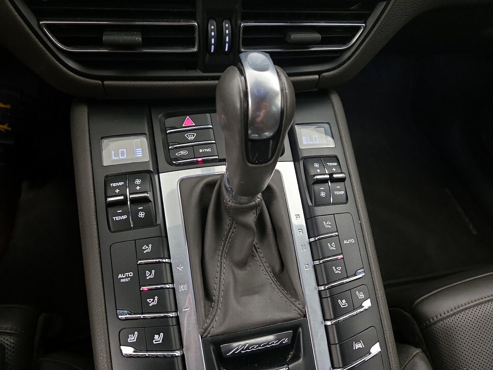 2020 Porsche Macan S - Photo 19