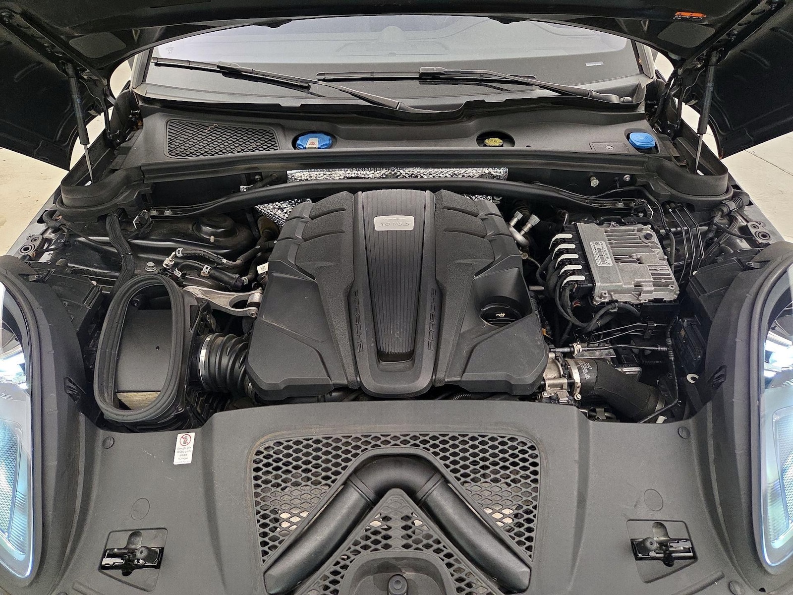 2020 Porsche Macan S - Photo 24
