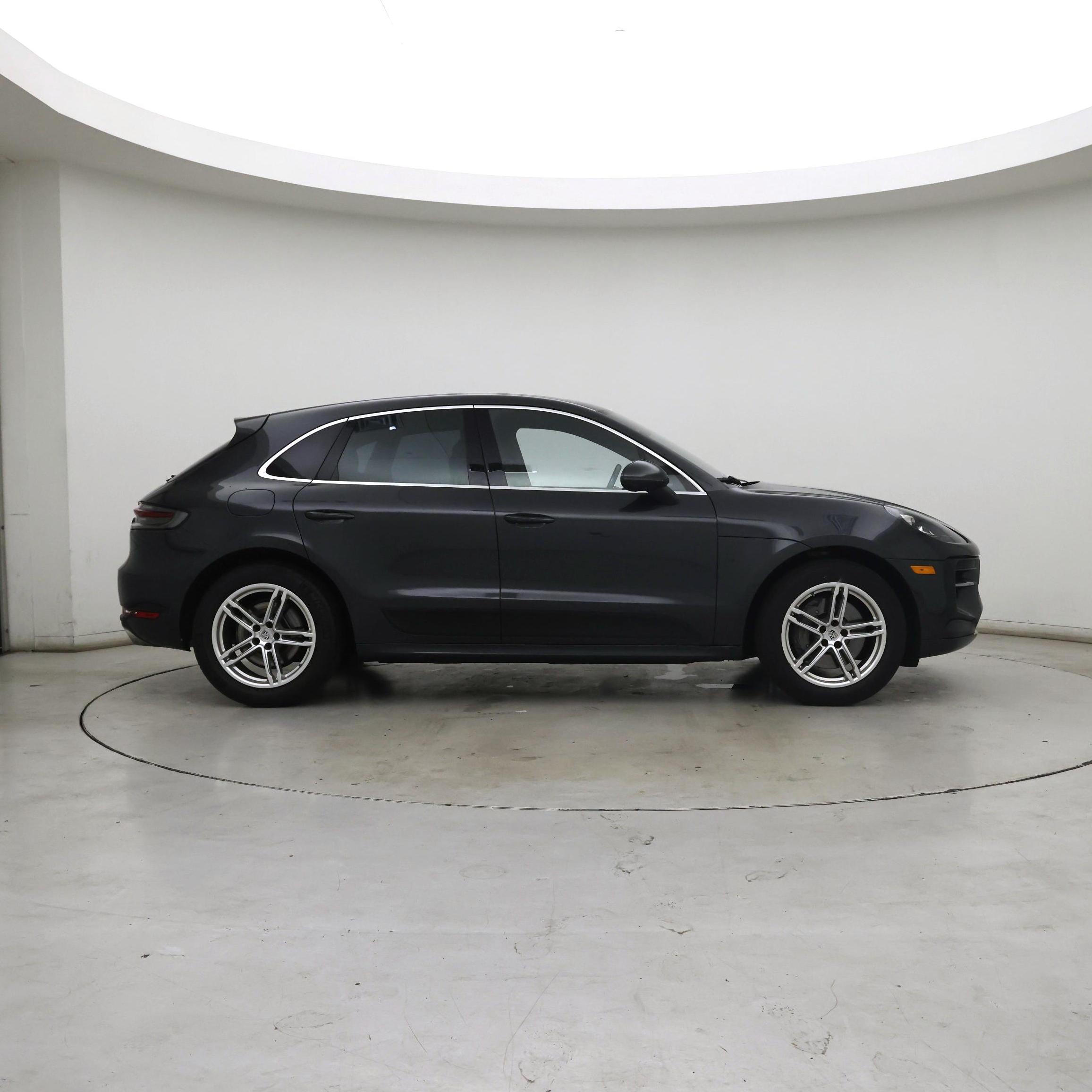 Thumbnail: 2020 Porsche Macan - 7