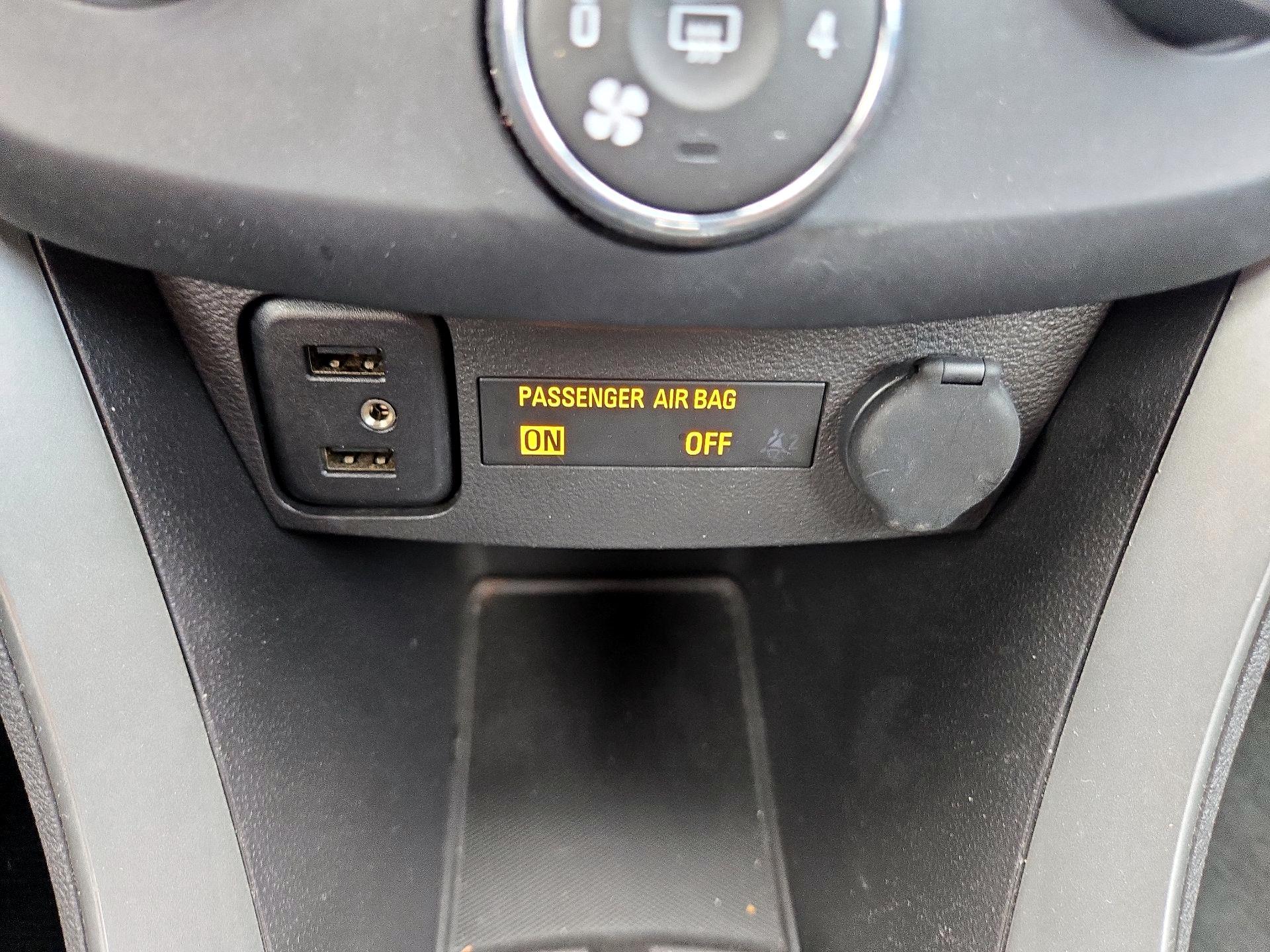 Thumbnail: 2018 Chevrolet Trax - 16