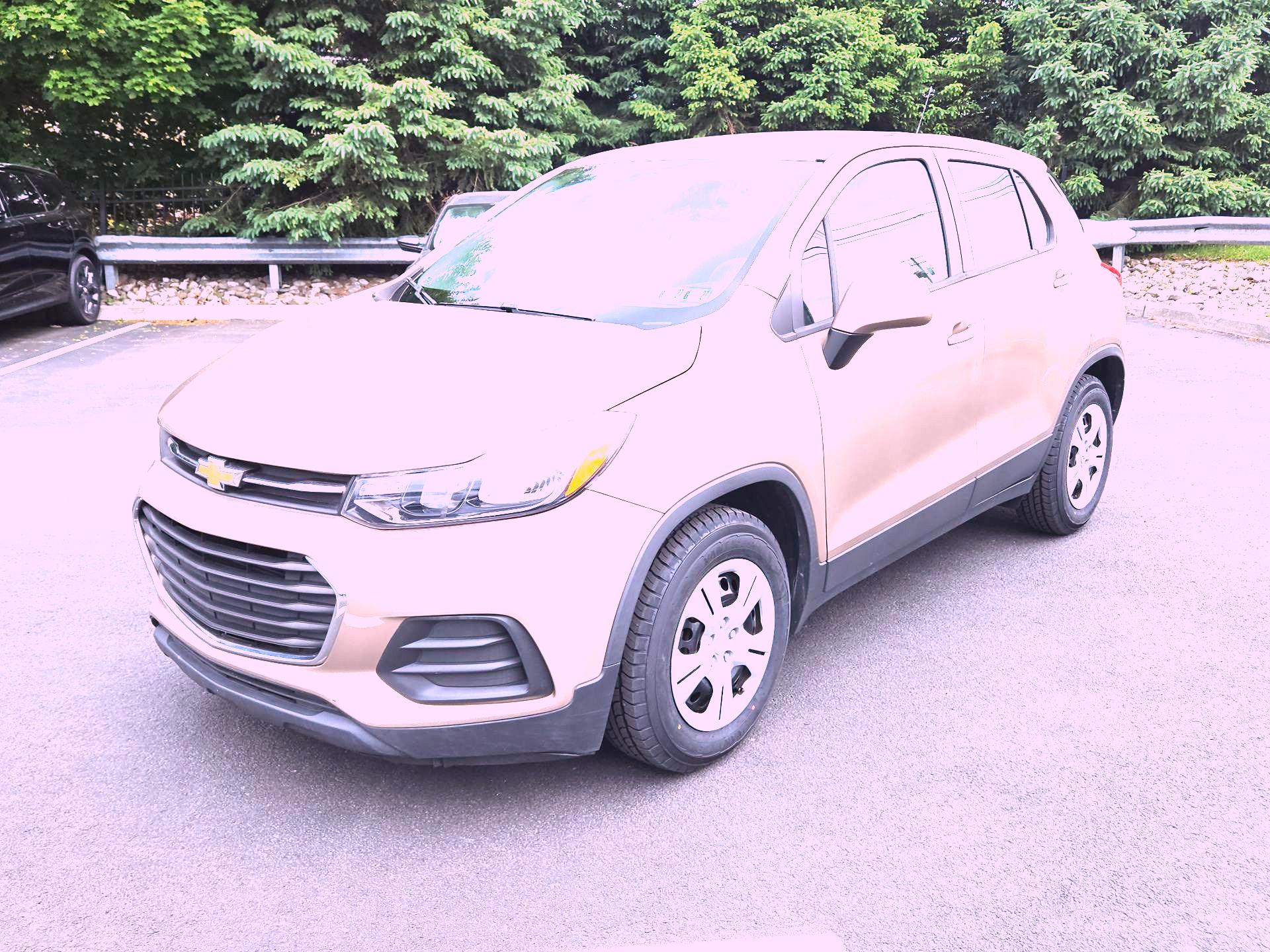Thumbnail: 2018 Chevrolet Trax - 3
