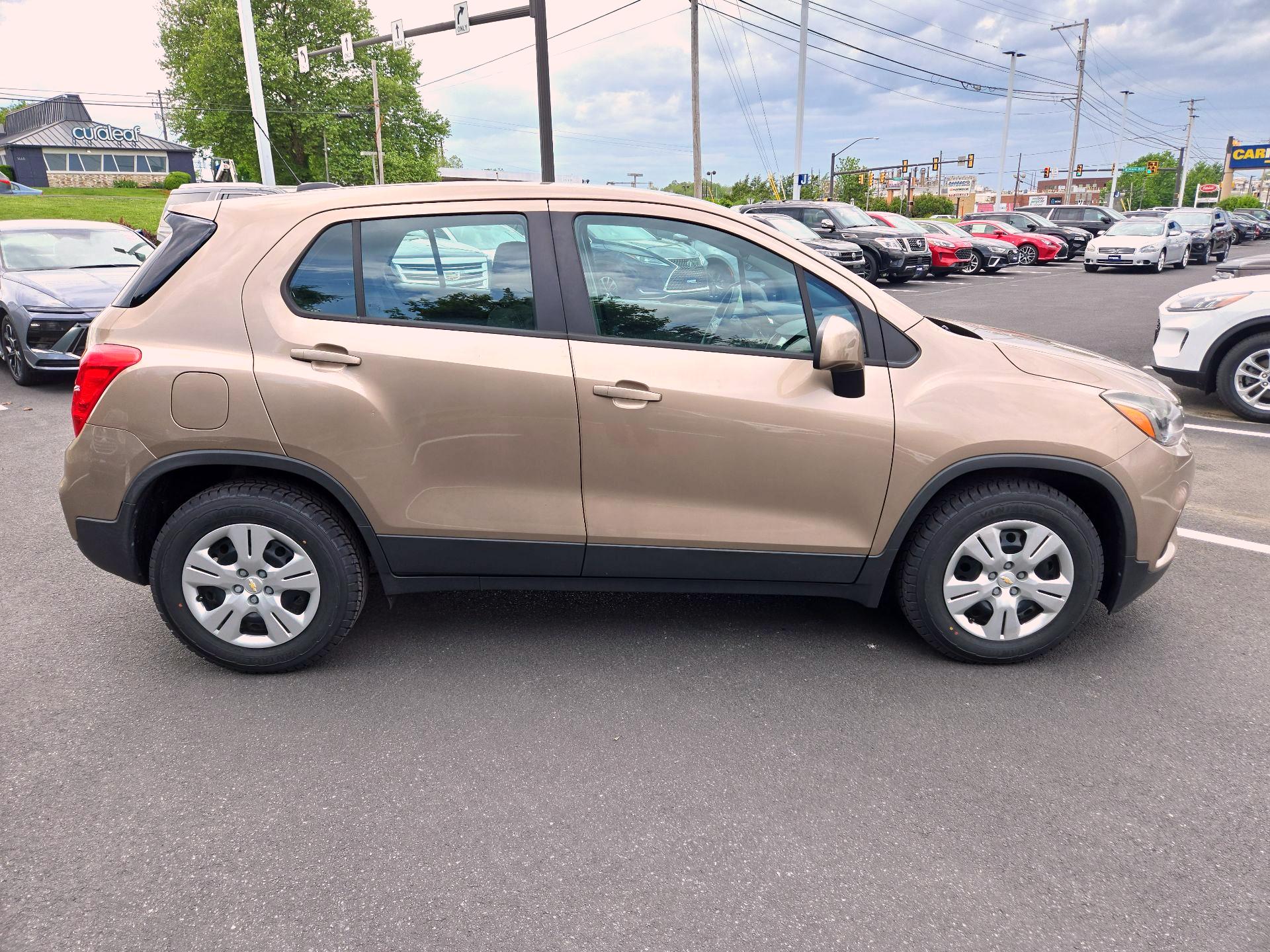 Thumbnail: 2018 Chevrolet Trax - 4