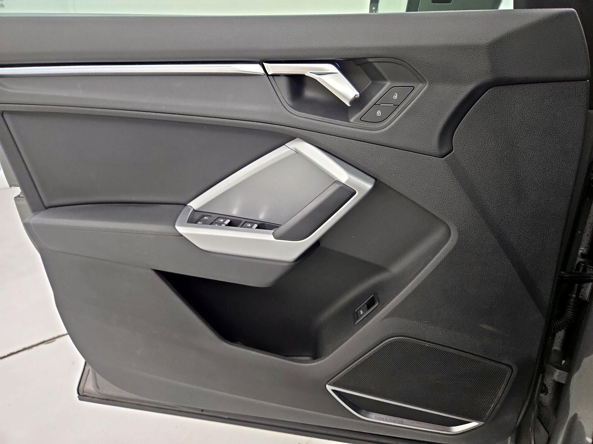 Thumbnail: 2021 Audi Q3 - 12