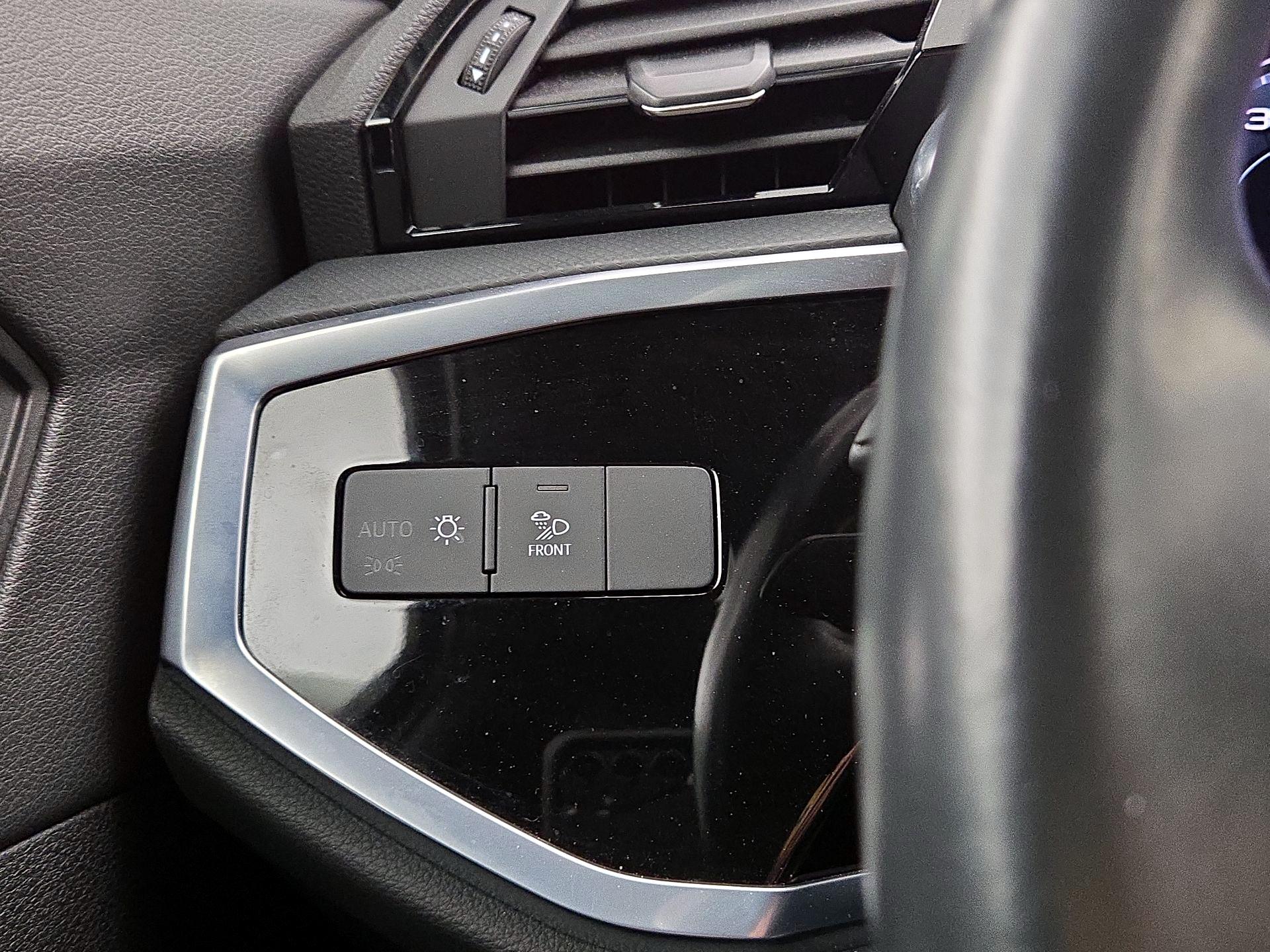 Thumbnail: 2021 Audi Q3 - 13