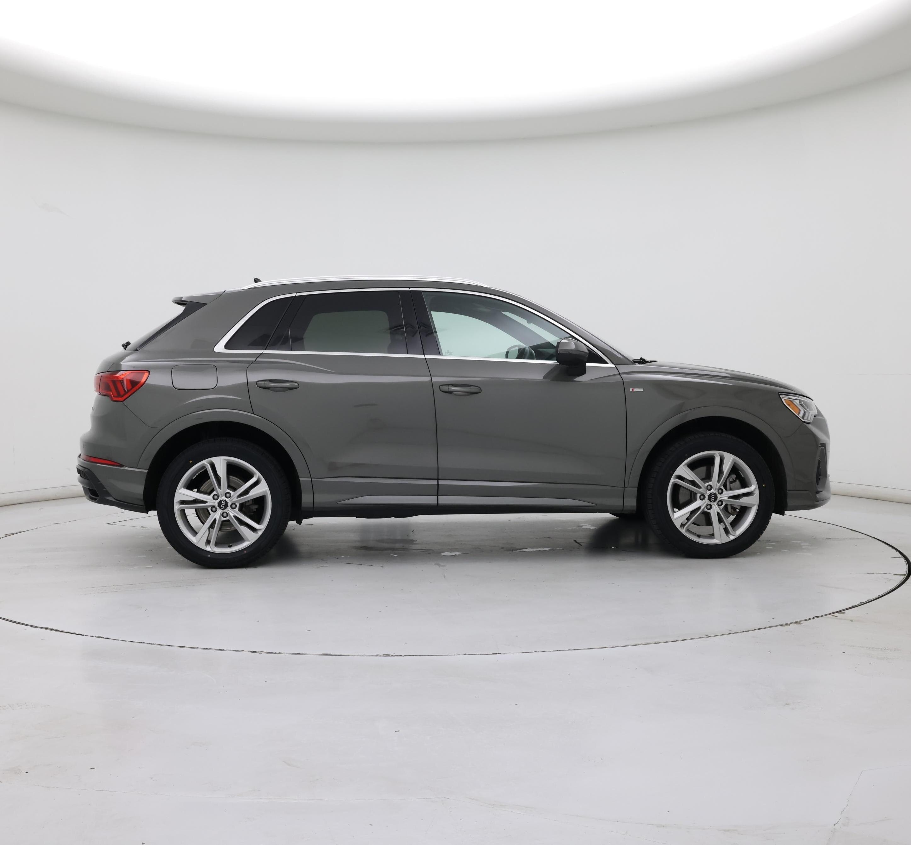 Thumbnail: 2021 Audi Q3 - 7