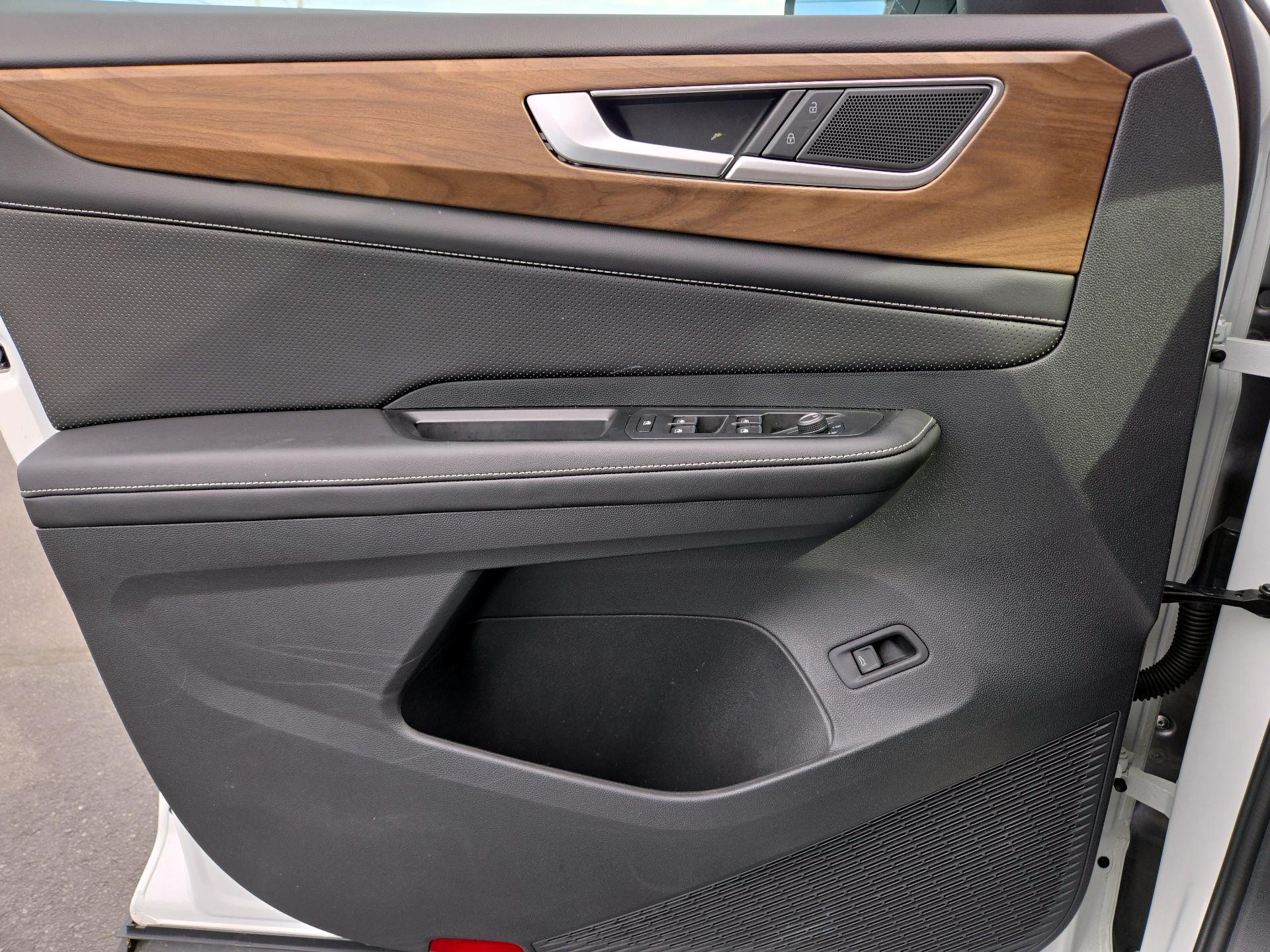 Thumbnail: 2024 Volkswagen Atlas - 10