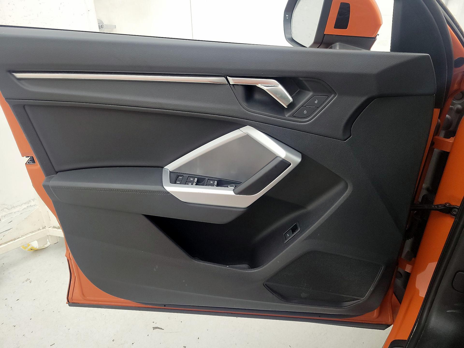 Thumbnail: 2025 Audi Q3 - 12