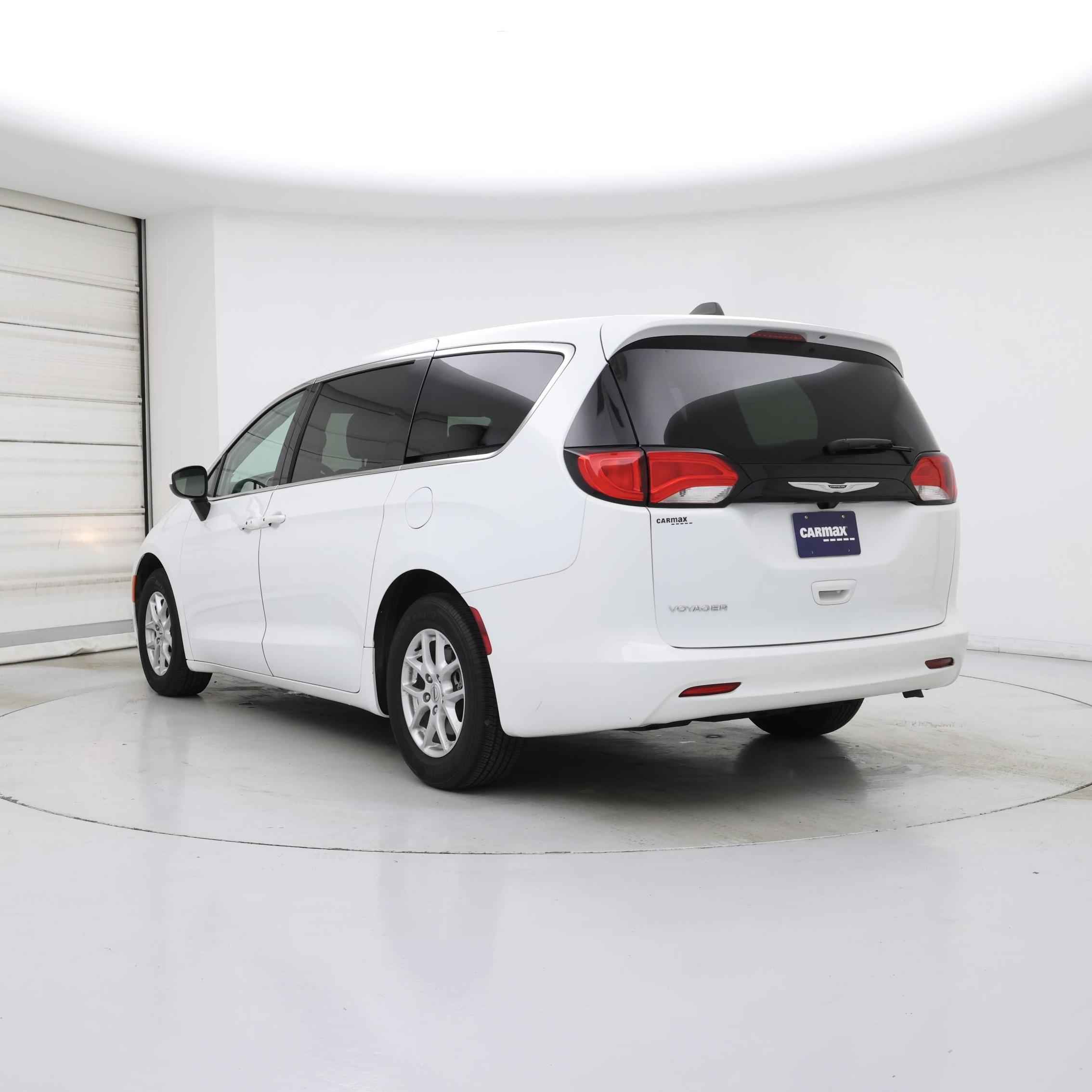Thumbnail: 2023 Chrysler Voyager - 2