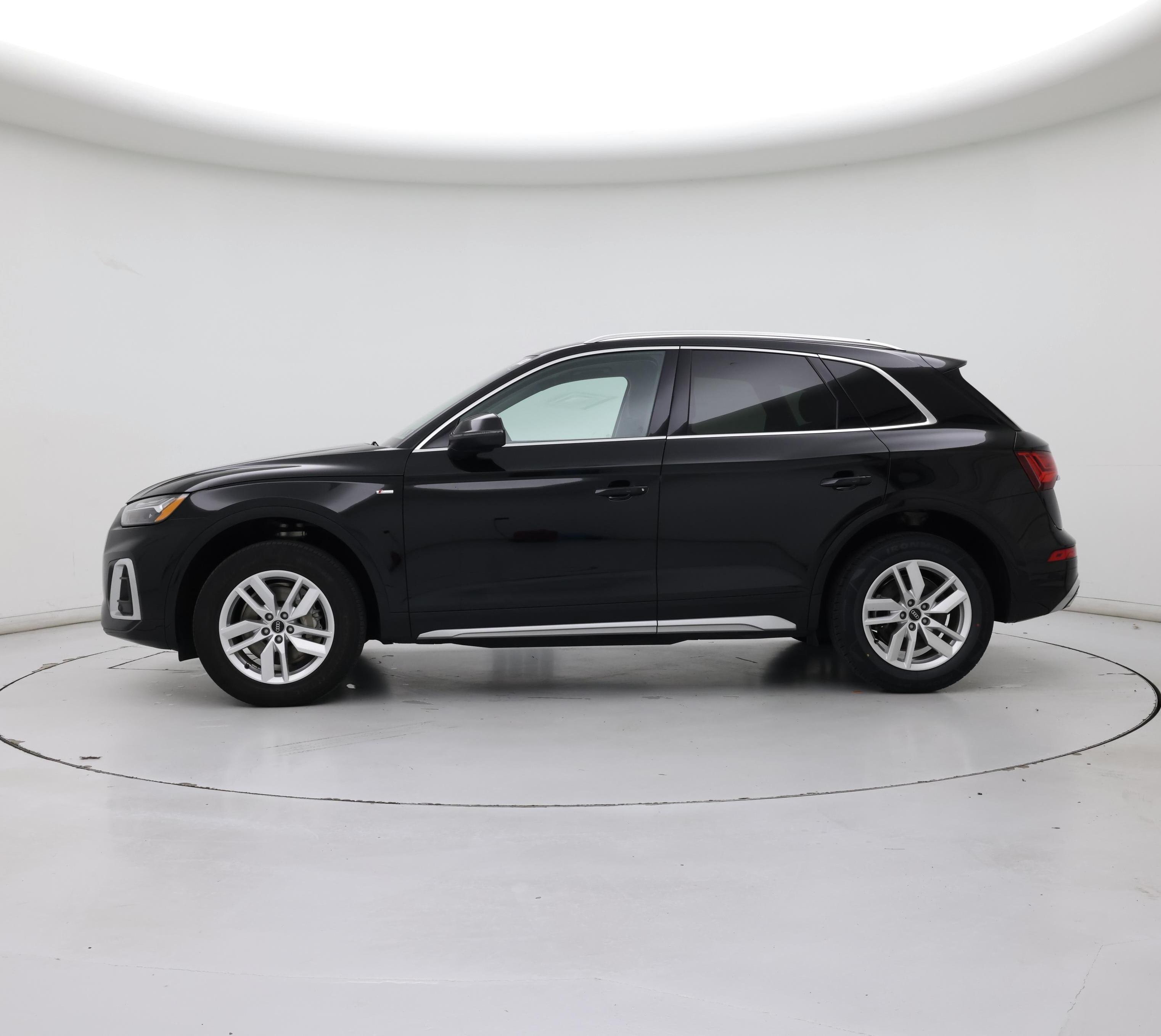Thumbnail: 2023 Audi Q5 - 3