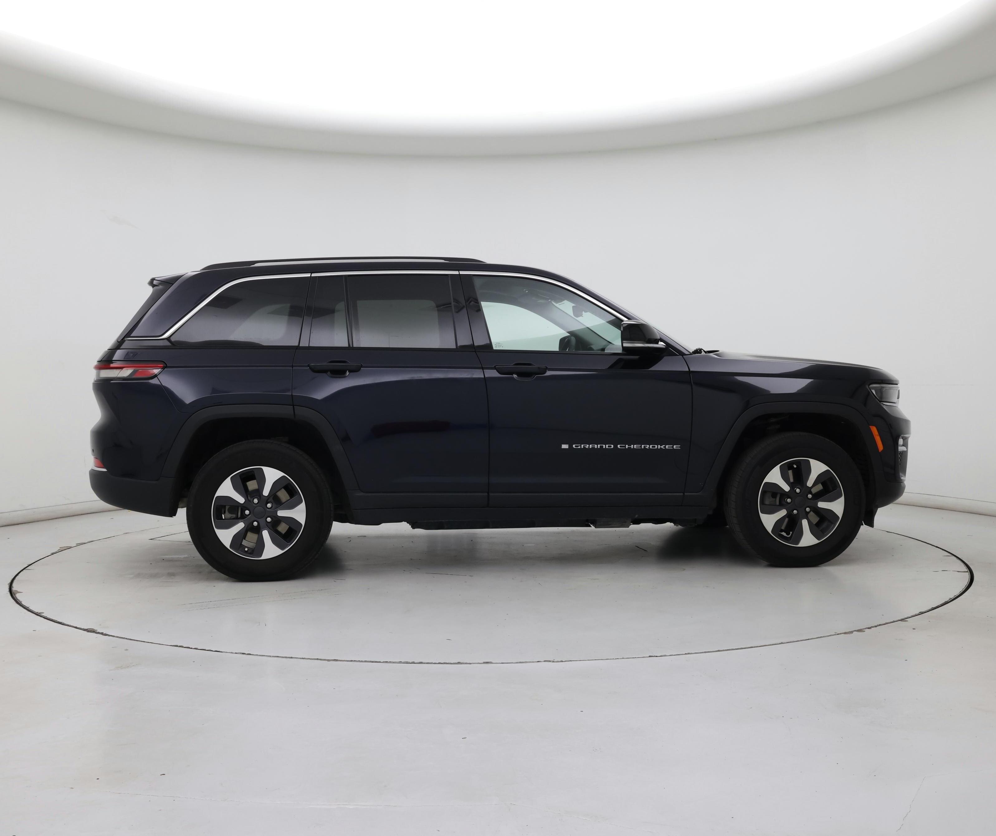 Thumbnail: 2023 Jeep Grand Cherokee - 7